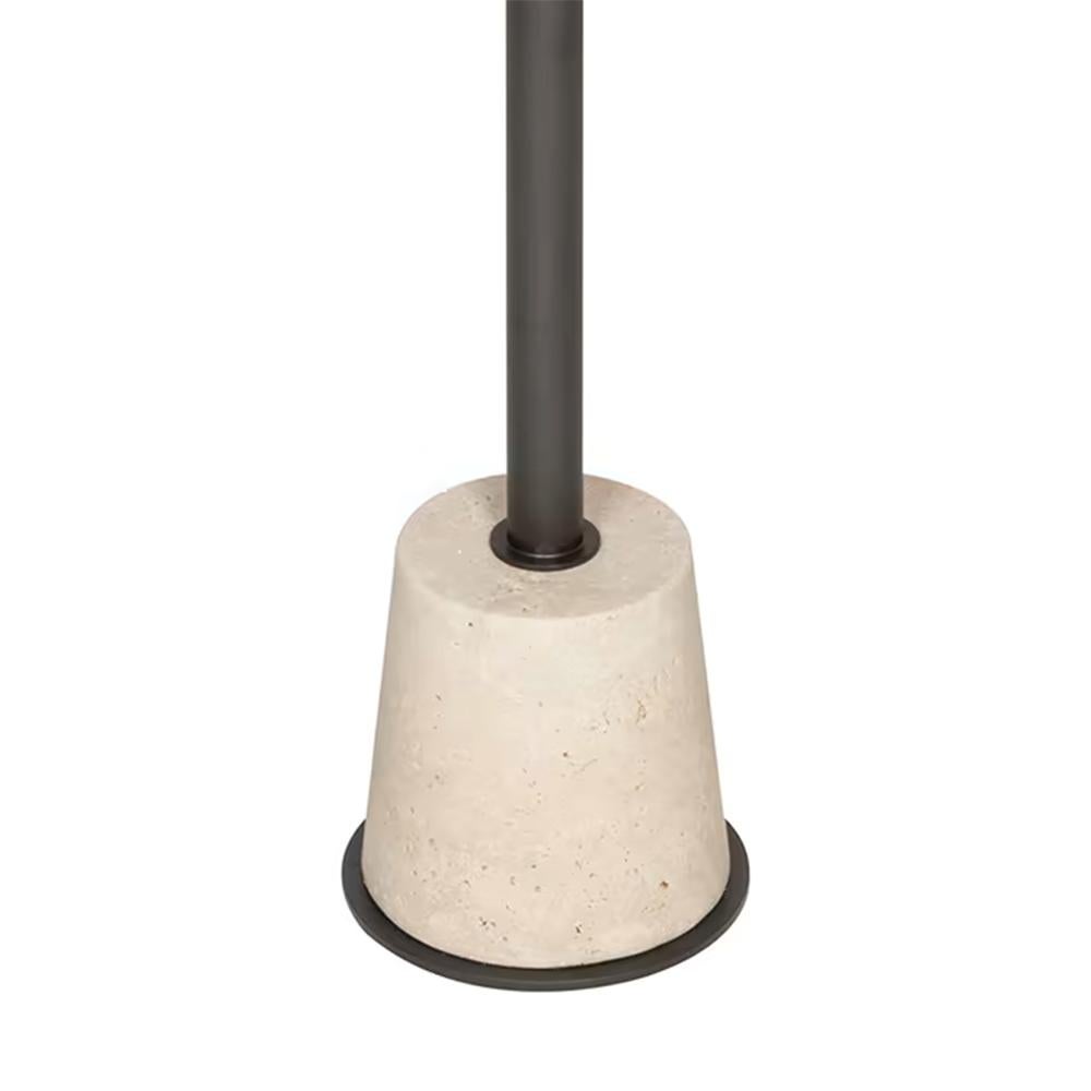 italien Table d'appoint moyenne Caprio en travertin en vente
