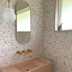 Capsula Capsule Pill Shape Elegant Mirror with Brass Frame, Large