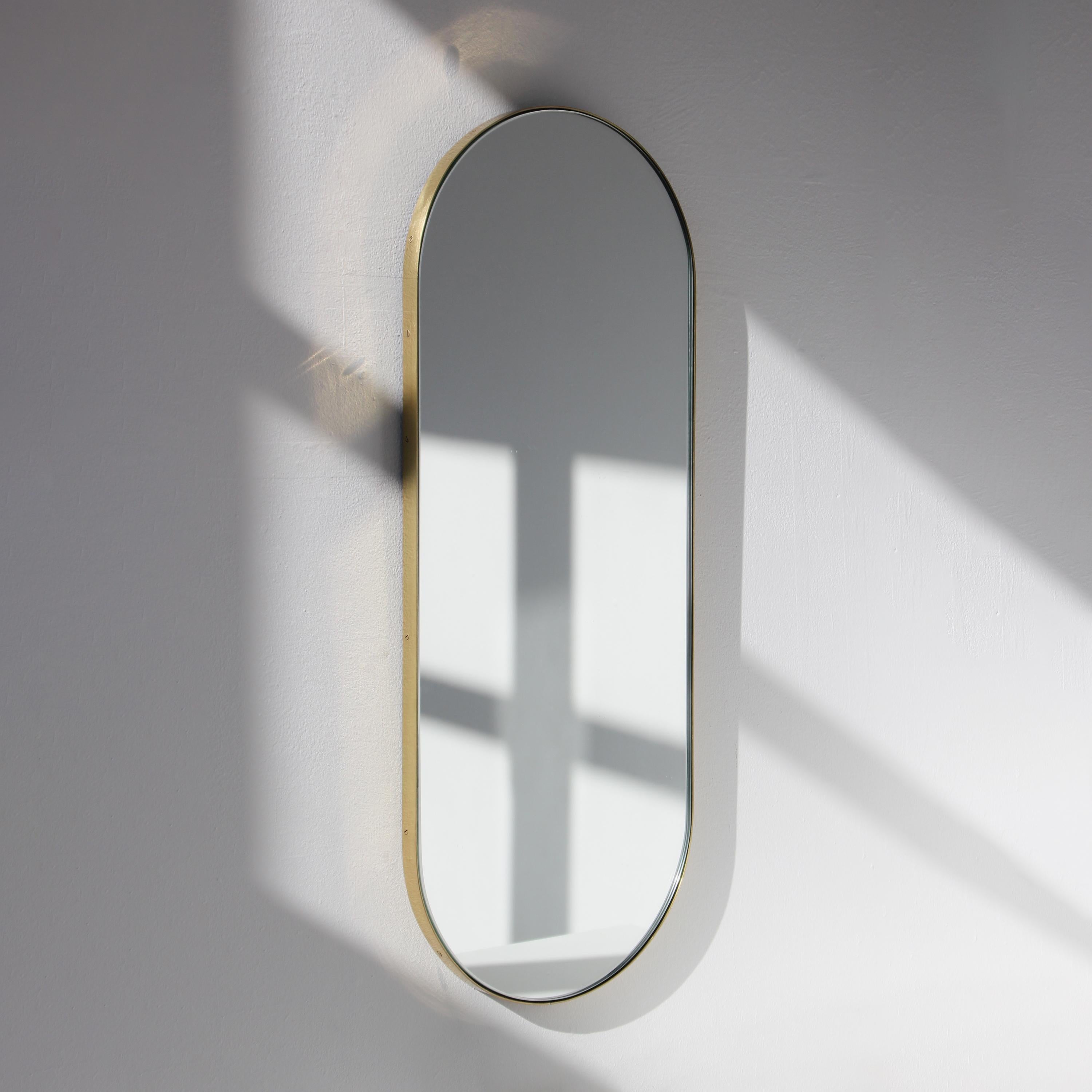 Capsula Capsule Pill Shaped Elegant Narrow Mirror con cornice in ottone, XL in vendita 1
