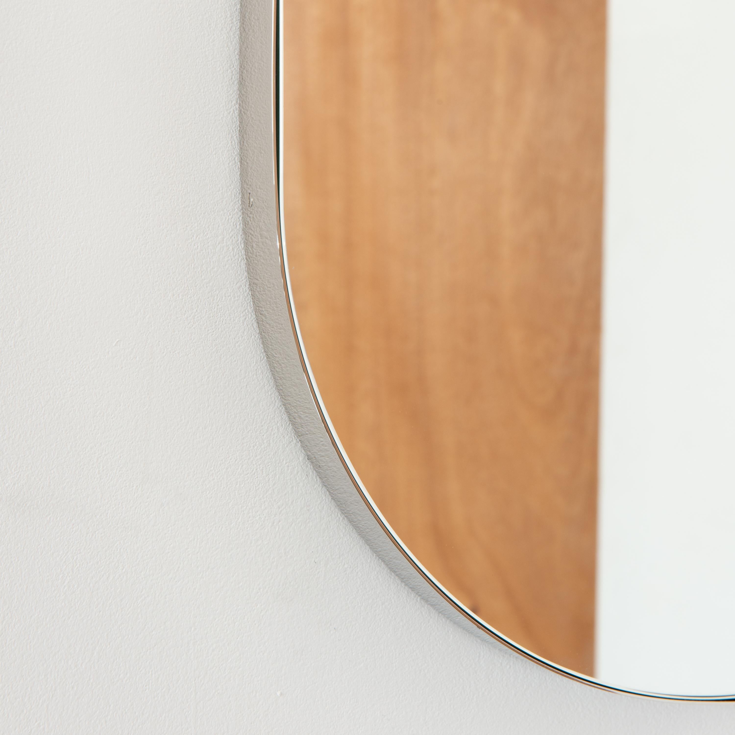 Capsula Pill Shaped Modern Mirror mit vernickeltem Rahmen, Medium (21. Jahrhundert und zeitgenössisch) im Angebot
