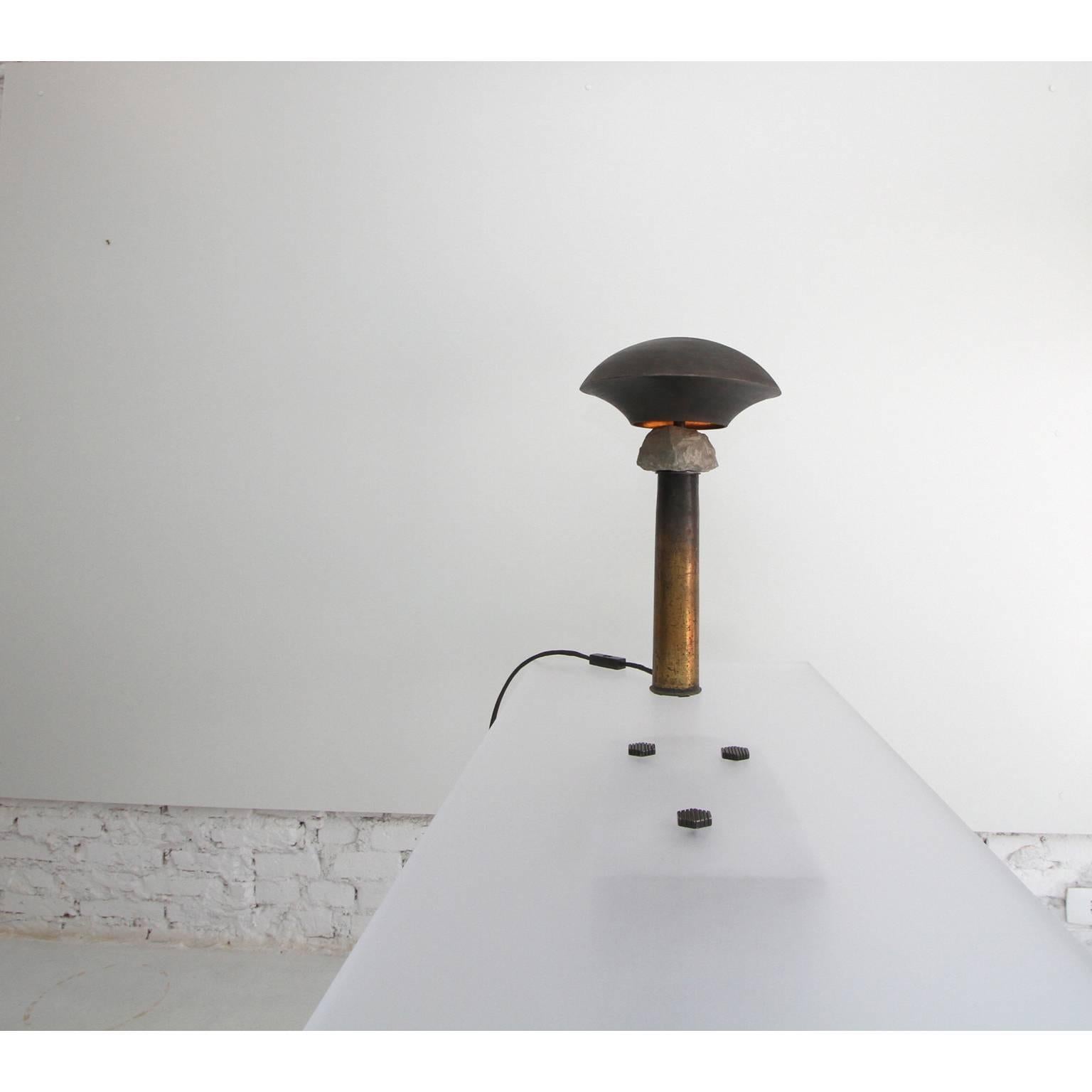 Lámpara de mesa Cápsula de Gustavo Neves, Muebles contemporáneos brasileños Minimalista en venta