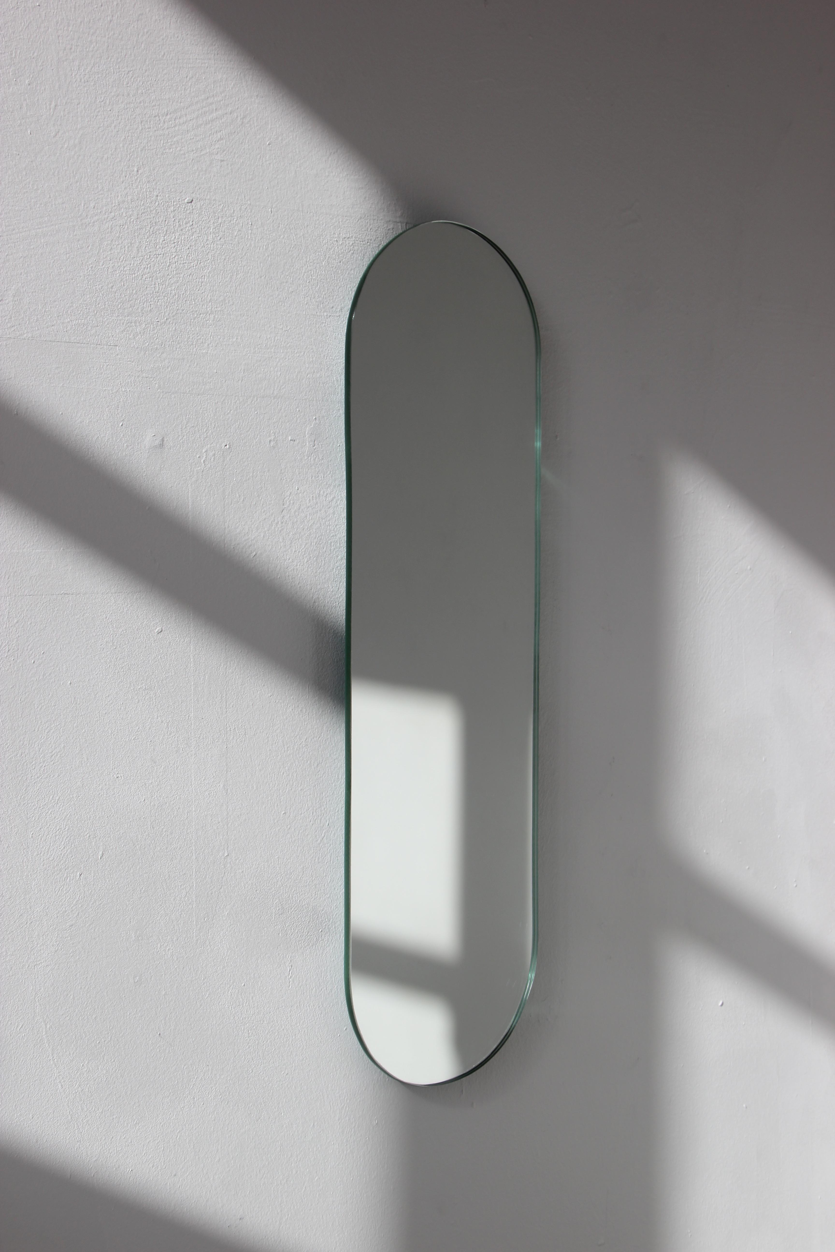 XXIe siècle et contemporain Petit miroir flottant minimaliste sans cadre en forme de pilier Capsula en vente