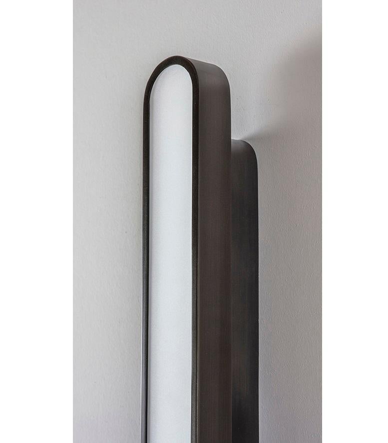 Postmoderne Applique noire Capsule par Square in Circle en vente