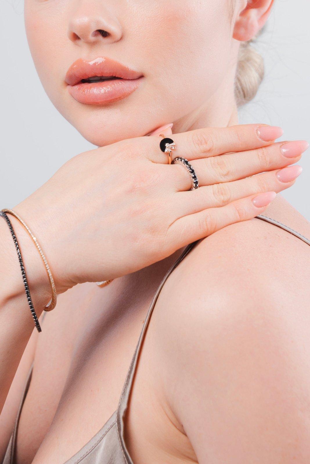 Capsule Classic Black Diamond Tennis 18K Bracelet for Her In New Condition For Sale In Genève, GE