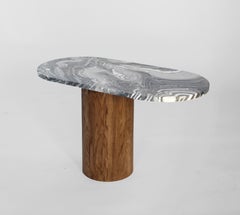 Table Capsule N3, en marbre et chêne massif personnalisée par Wolfgang & Hite