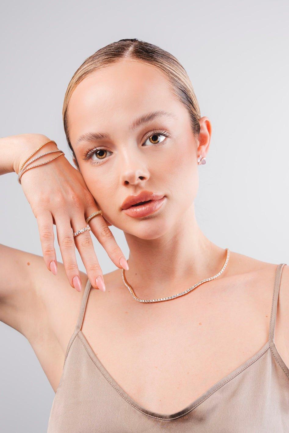 Donna Anello in oro 18K con diamante a forma di cuore Capsule per lei in vendita