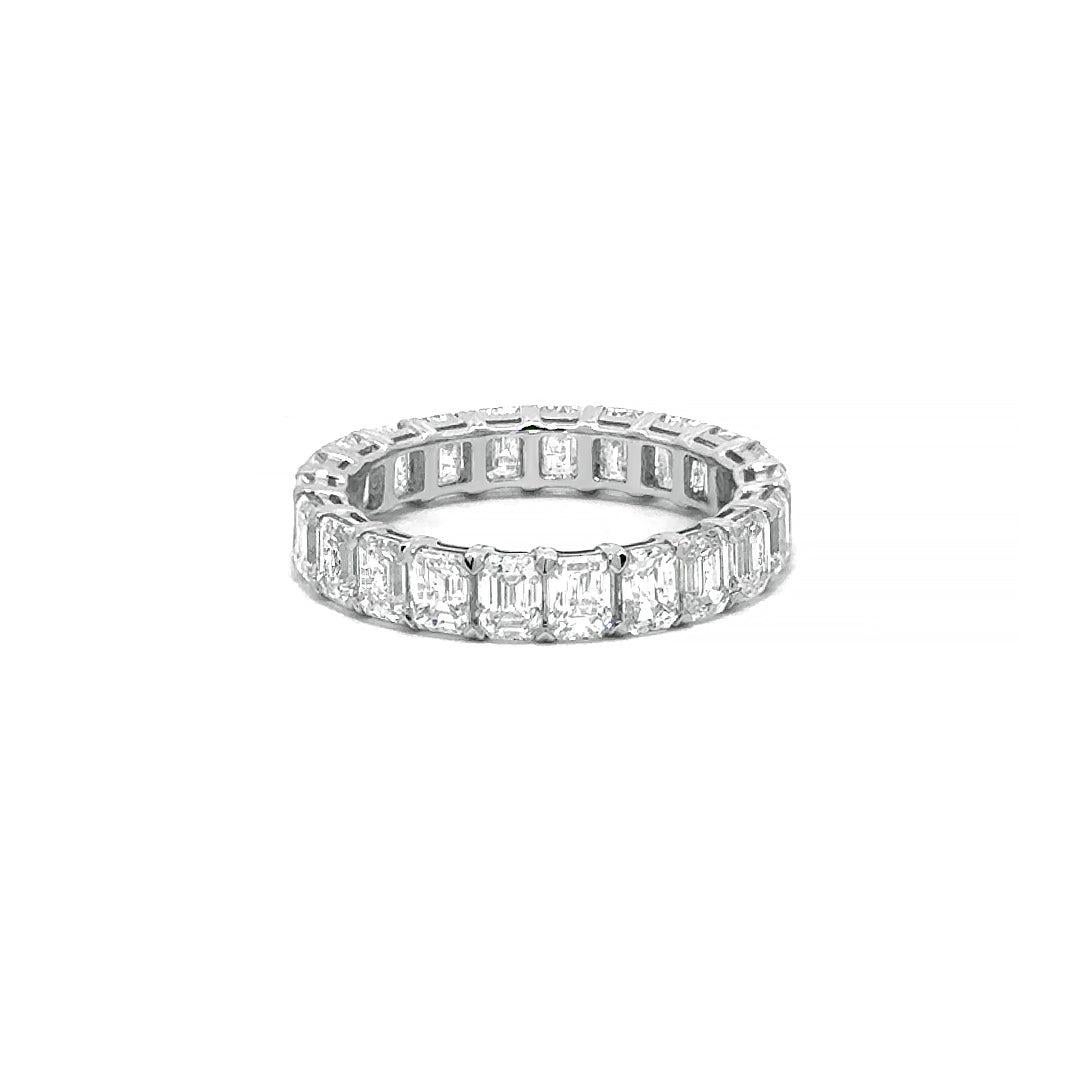 Handmade Excellence in 18K Gold with Diamonds

The Capsule Soft Diamond Collection by Natkina showcases unique, custom-made jewellery crafted to embody elegance and sophistication. Each piece, featuring 18K gold and dazzling diamonds, is a testament