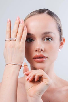 Capsule Soft Oval Shape Diamond 18K Gold Ring for Her