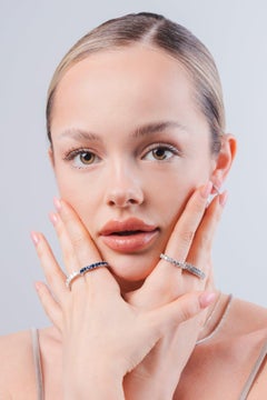 Capsule Soft Round Diamond 18K Gold Ring for Her