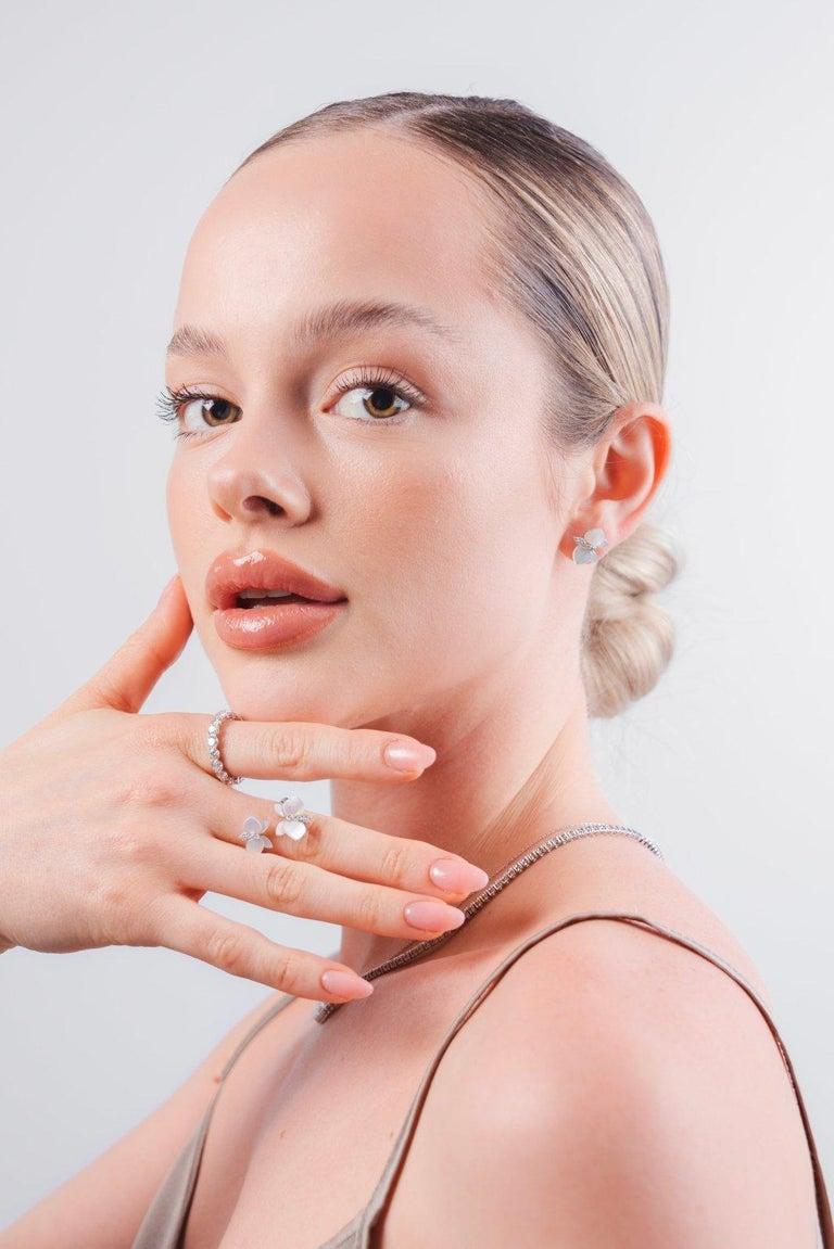 Capsule für sie, Ring aus 18 Karat Gold mit weichem, rundem Diamanten im Angebot 1