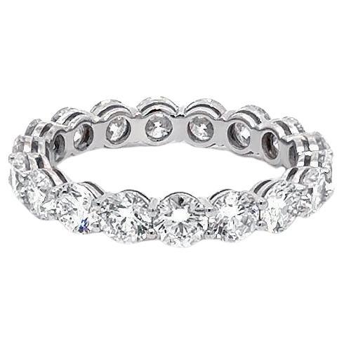 Capsule Soft Round Diamond 18K Gold Ring for Her
