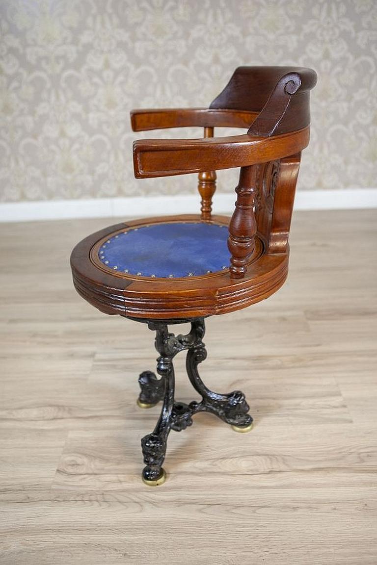 Upholstery Captain Armchair Early-20th Century Wooden Desk Chair With Soft Seat For Sale