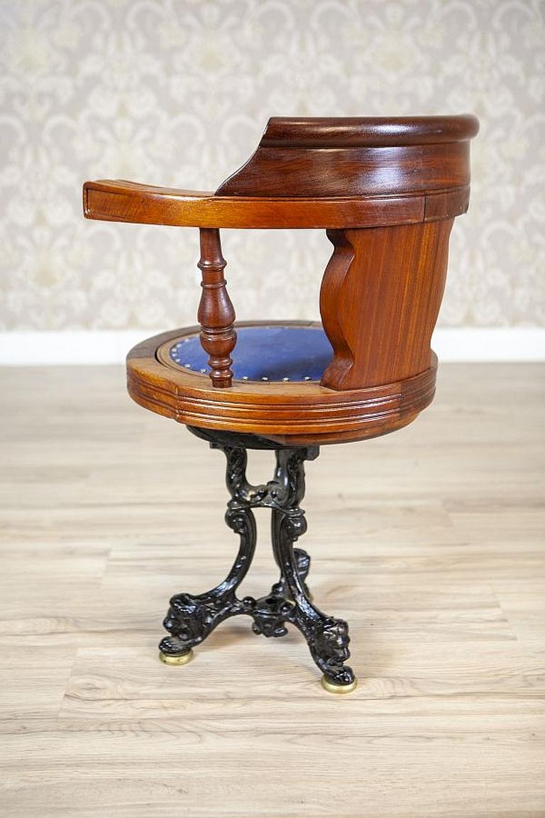 Captain Armchair Early-20th Century Wooden Desk Chair With Soft Seat For Sale 2
