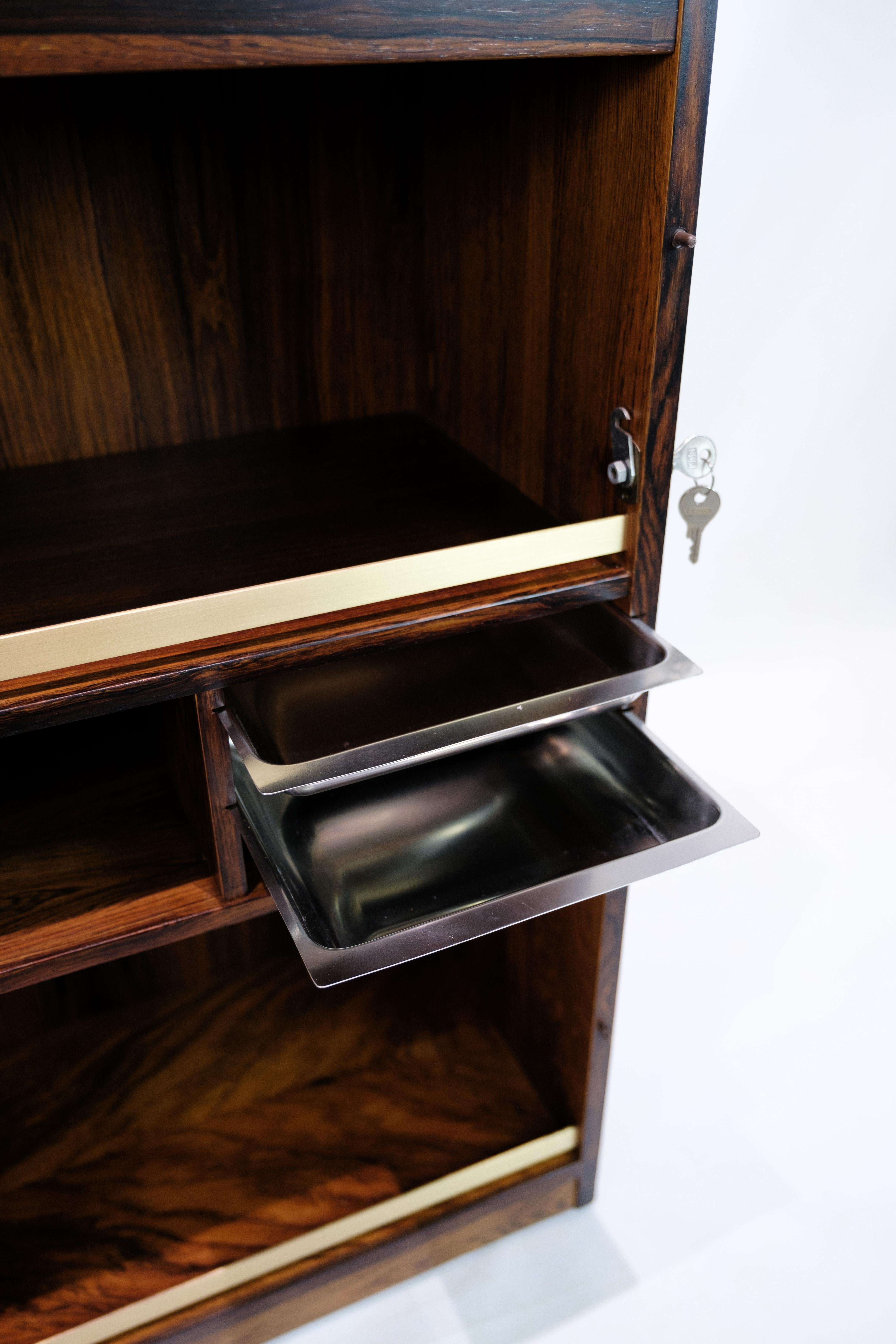 Captain´s Bar Made In Rosewood Mounted On Wheels By Dyrlund From 1960s For Sale 4