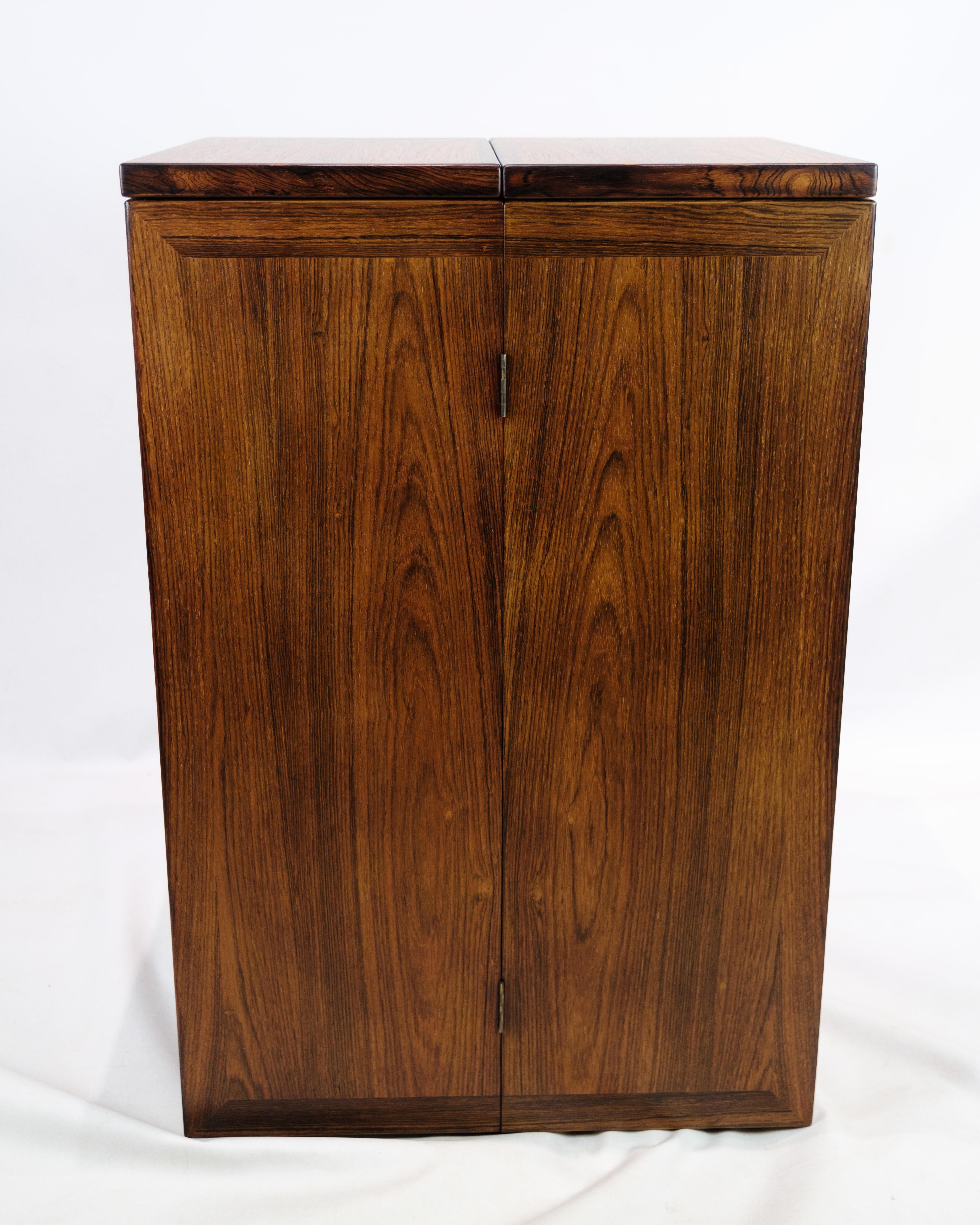 Captain´s Bar Made In Rosewood Mounted On Wheels By Dyrlund From 1960s For Sale 9