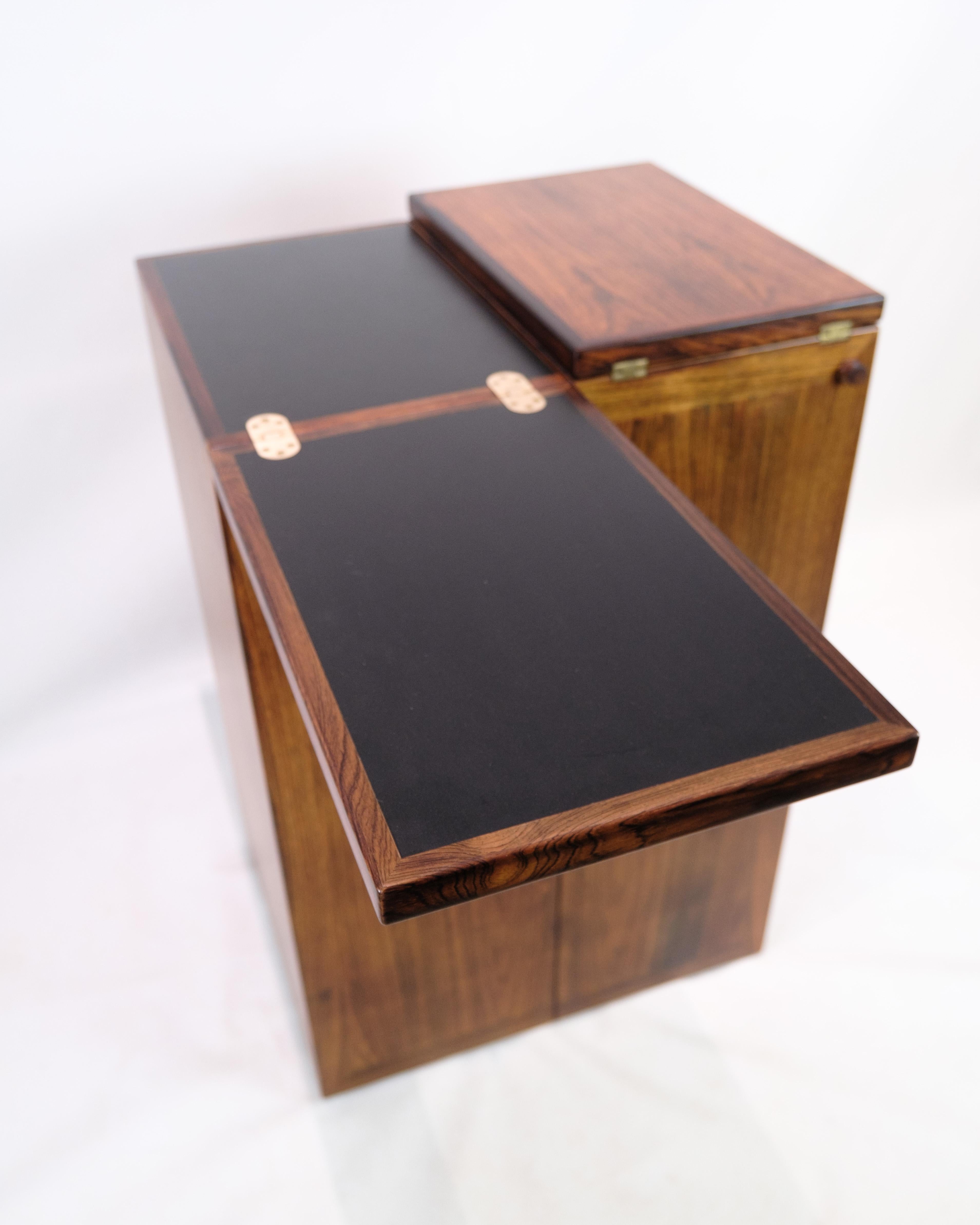 Captain´s Bar Made In Rosewood Mounted On Wheels By Dyrlund From 1960s In Good Condition For Sale In Lejre, DK
