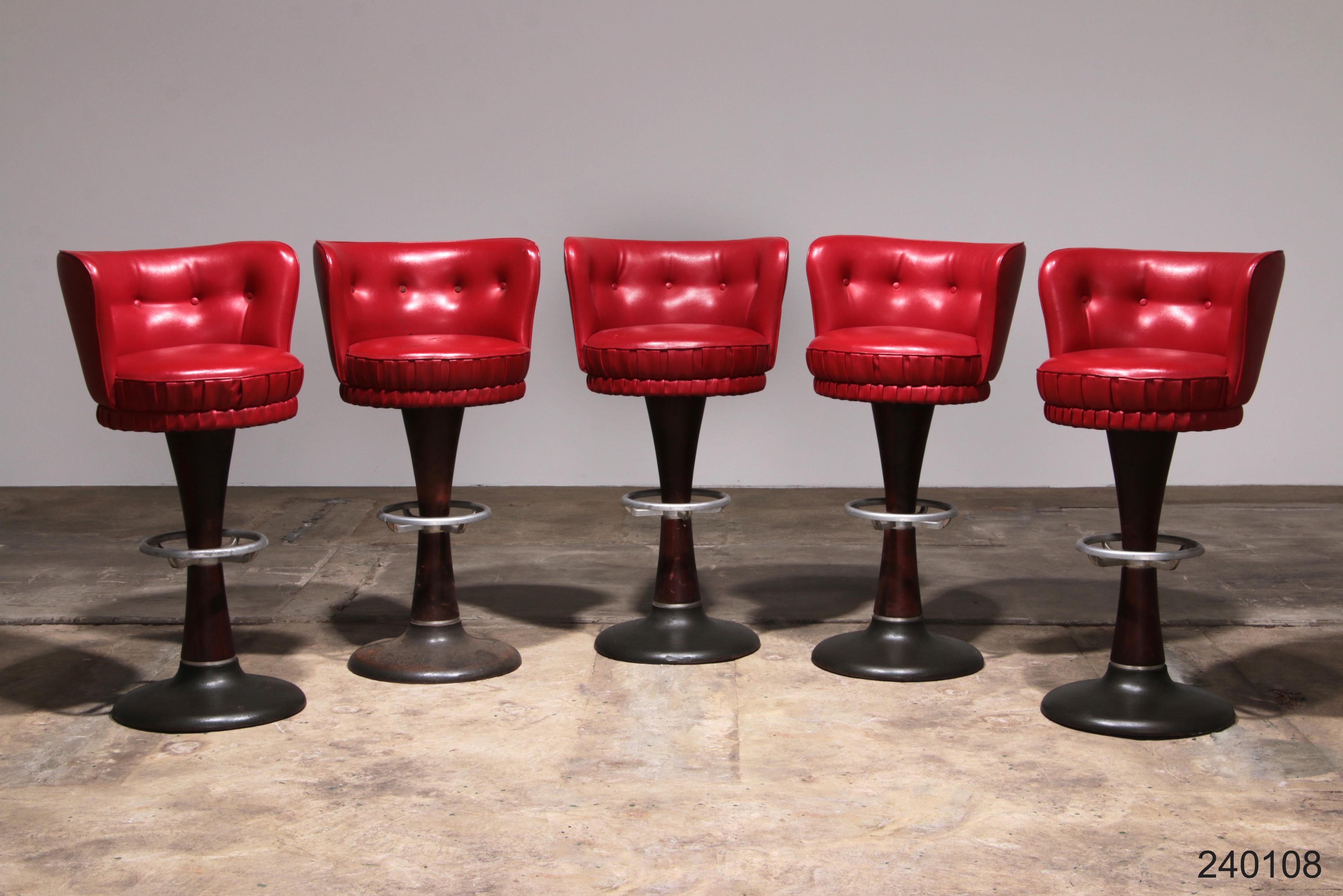 Chaise de bar capitaine avec tapisserie en cuir rouge et base en acier de 5 pièces en vente 11
