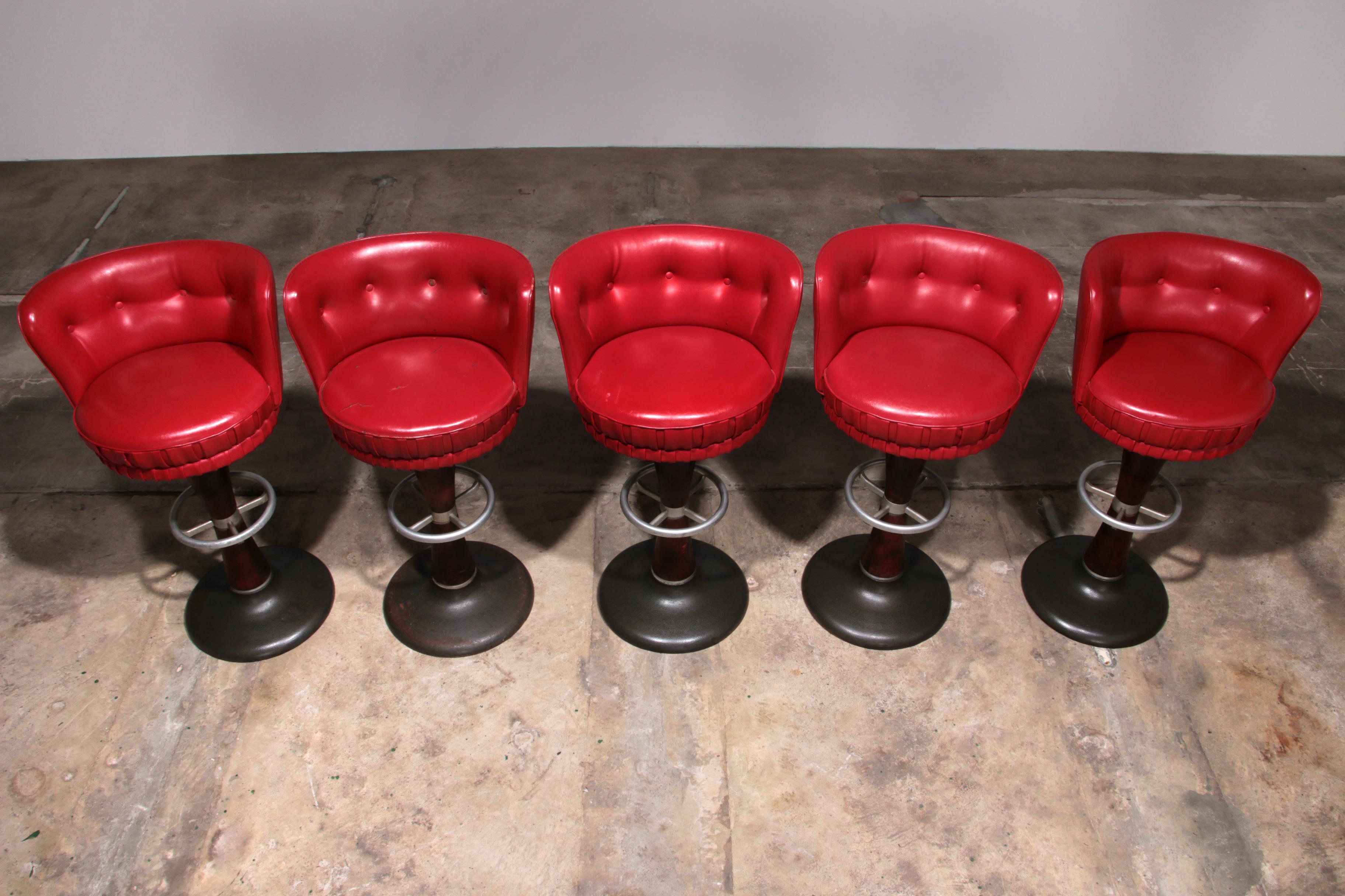 Chaise de bar capitaine avec tapisserie en cuir rouge et base en acier de 5 pièces en vente 1