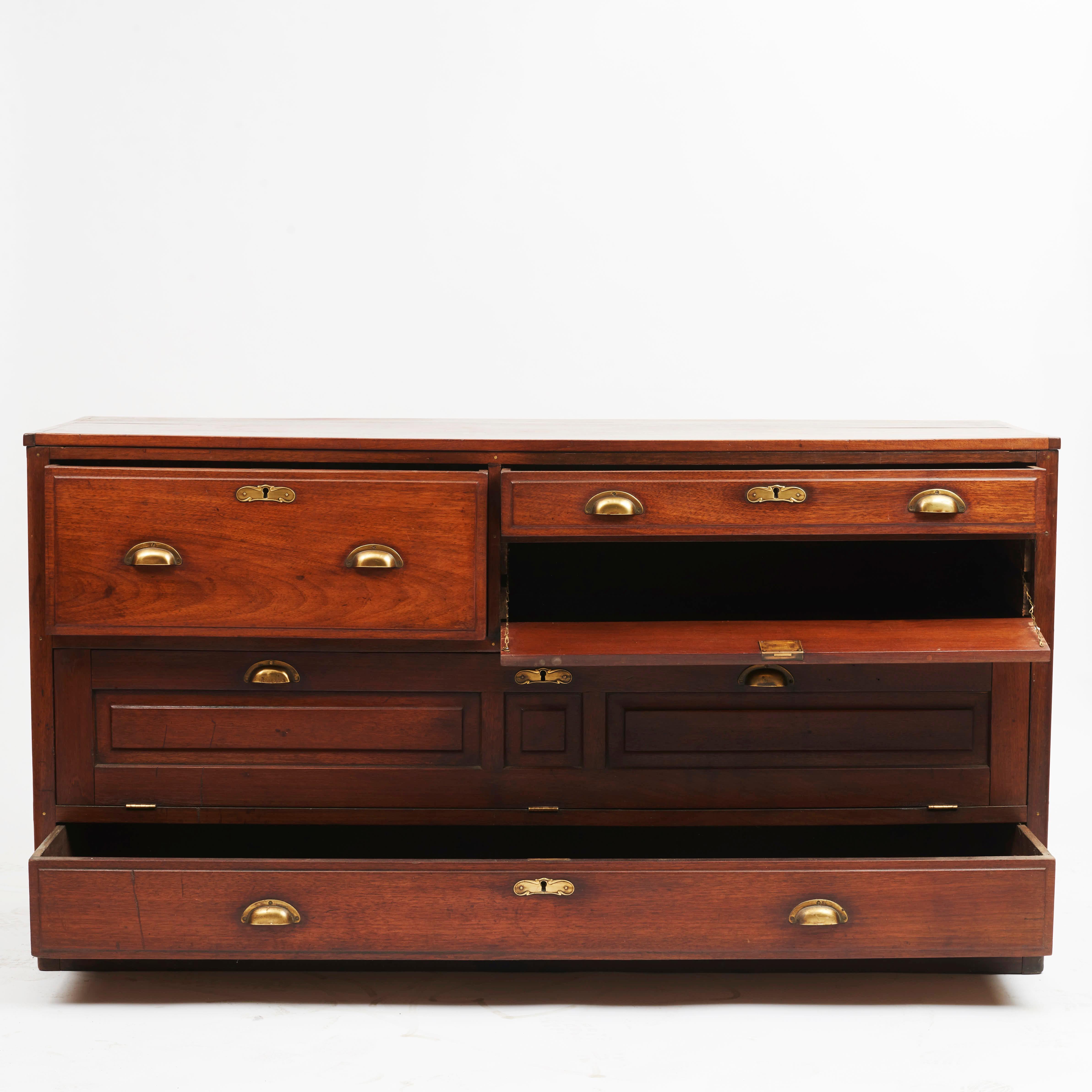 English Captain's Chest in Solid Mahogany, England, 1880-1900