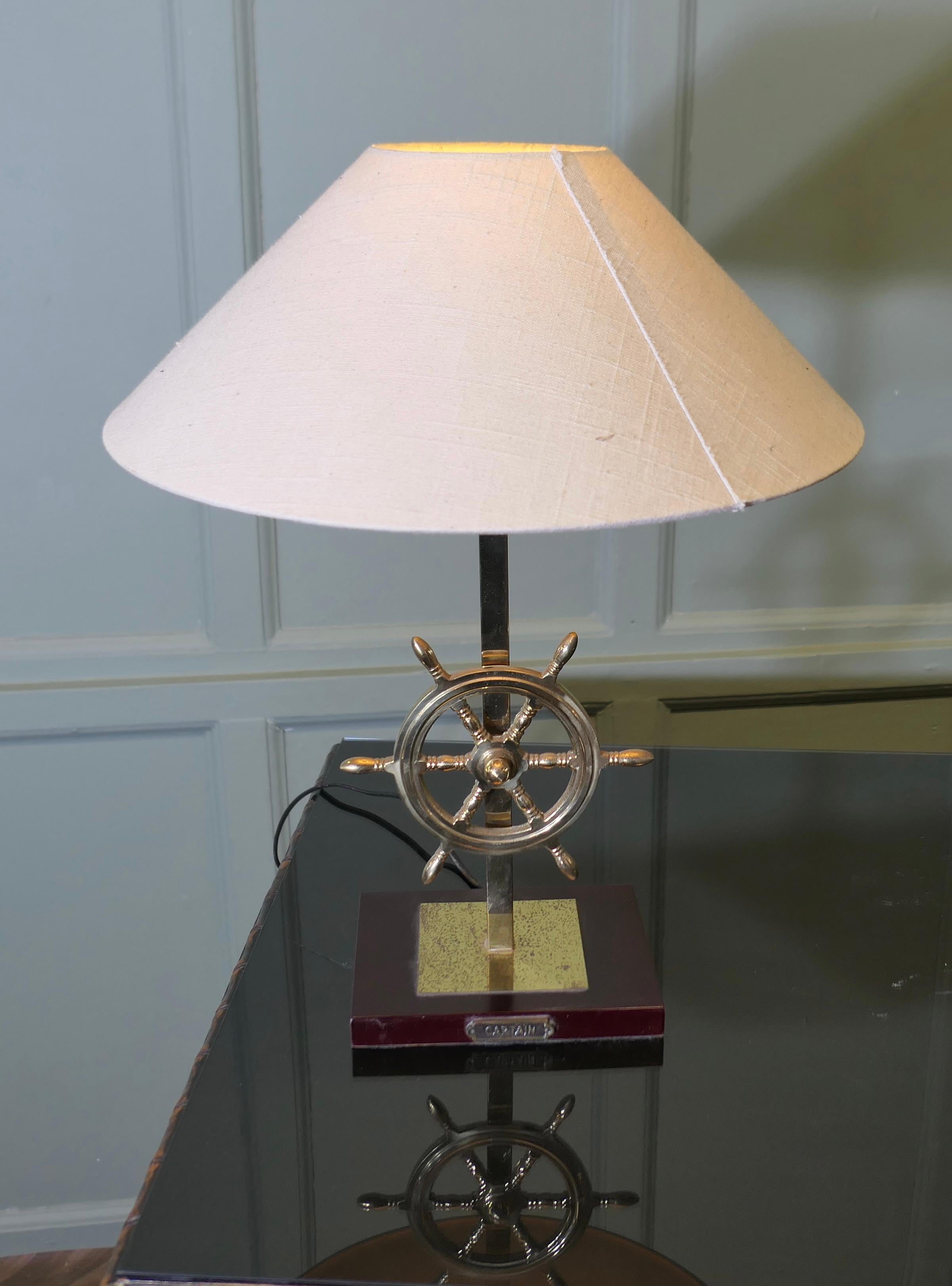 Captain’s Table Top Brass Lamp on a Nautical Theme Moderno de mediados de siglo en venta