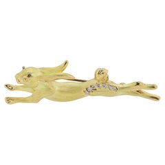 Captivating 0.10 carat Natural Diamond Brooch in 18K Yellow Gold