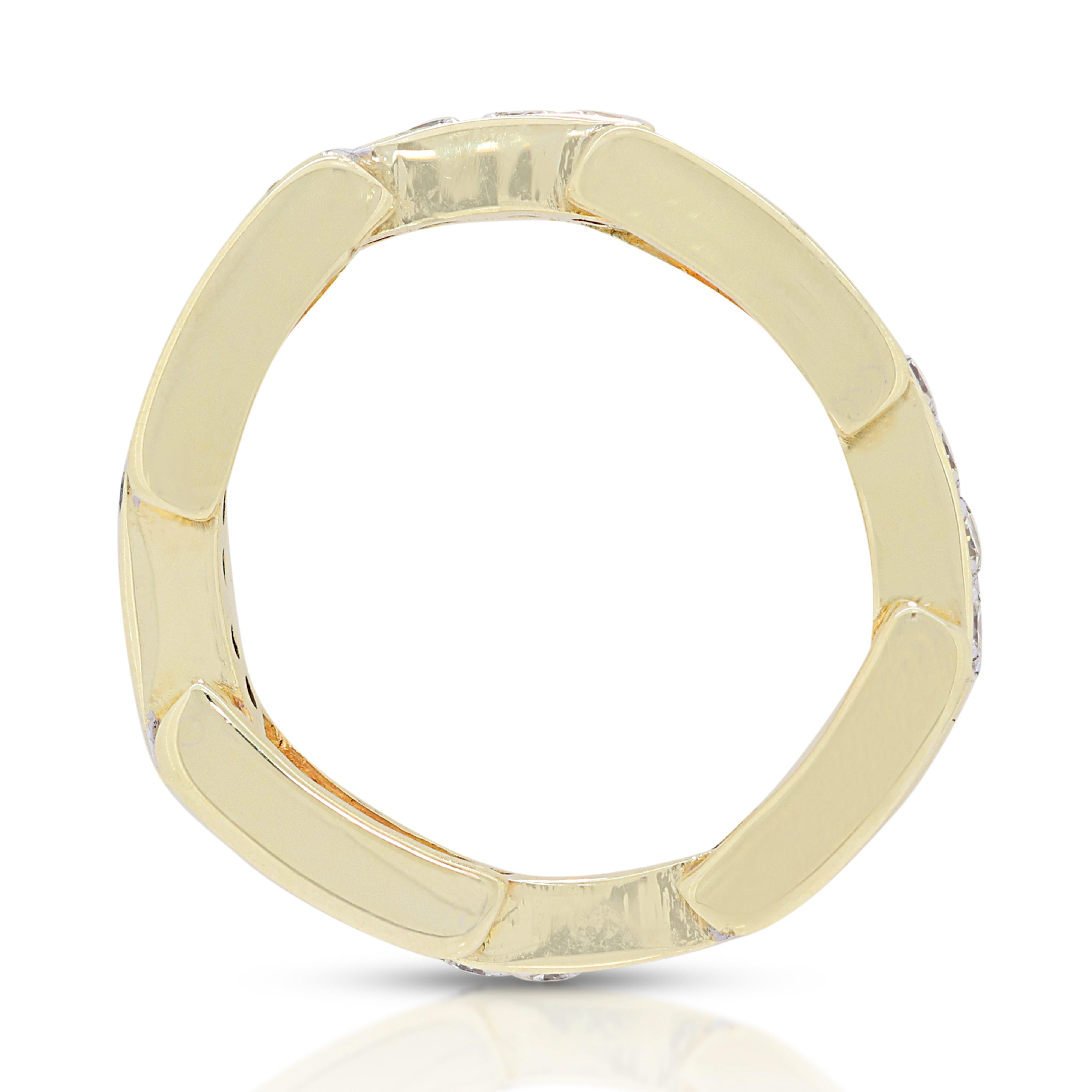 Women's Captivating 0.20ct Diamond Link Ring in 14K Yellow Gold For Sale