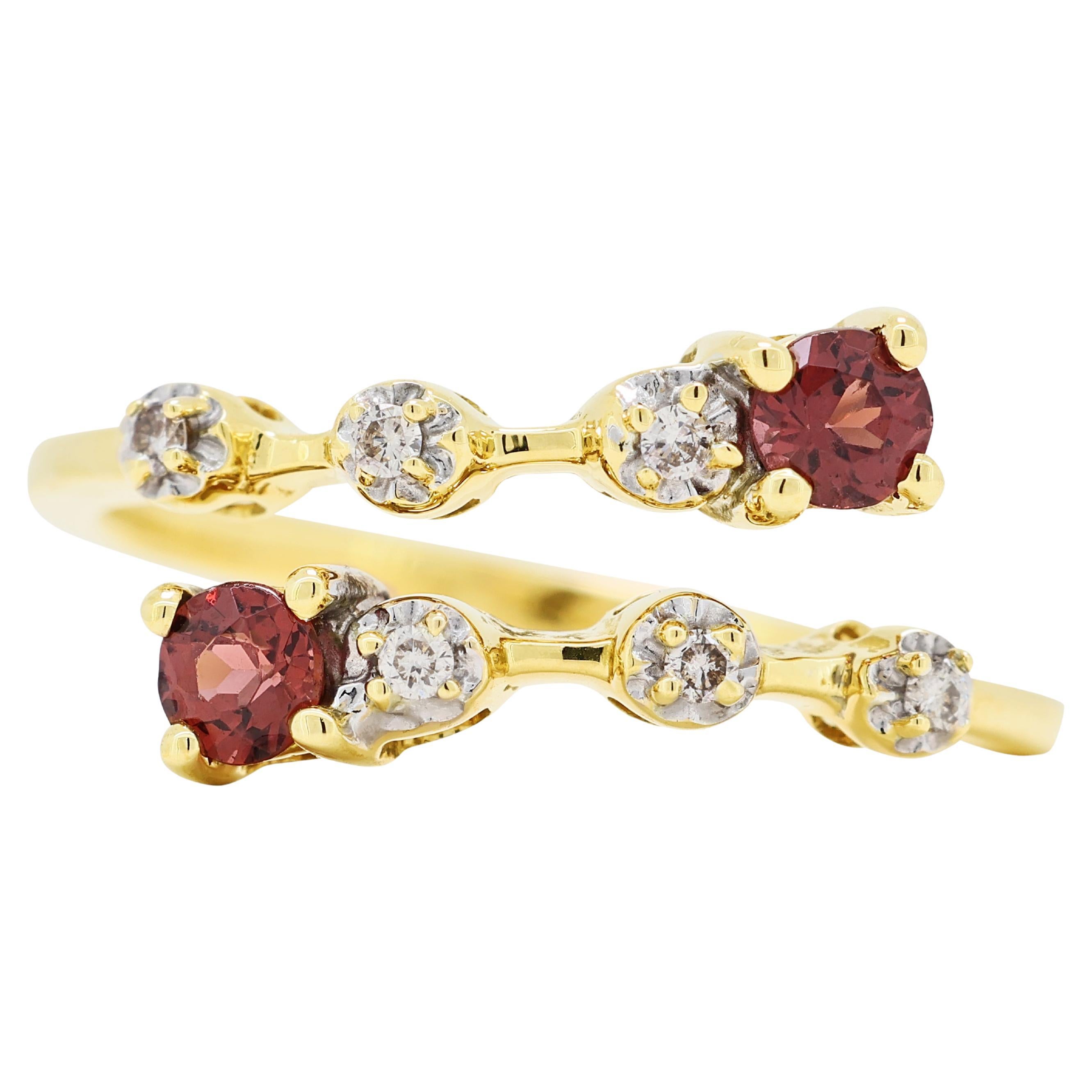 Captivating 0.22ct Tourmaline and Diamonds Ring in 18K Yellow Gold