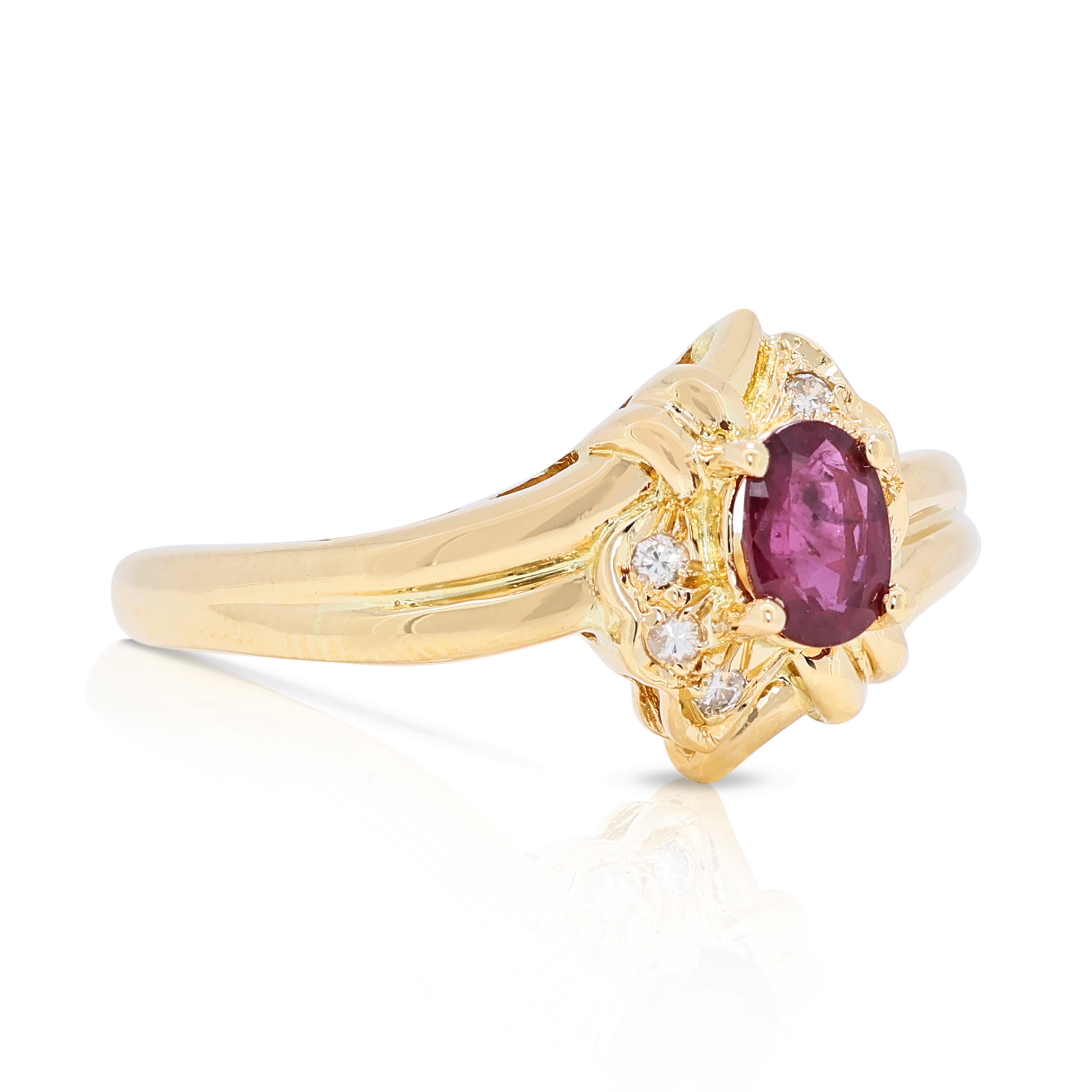 Taille ovale Captivant bague grappe de rubis 0,25 carat et diamants naturels en or jaune 18 carats en vente