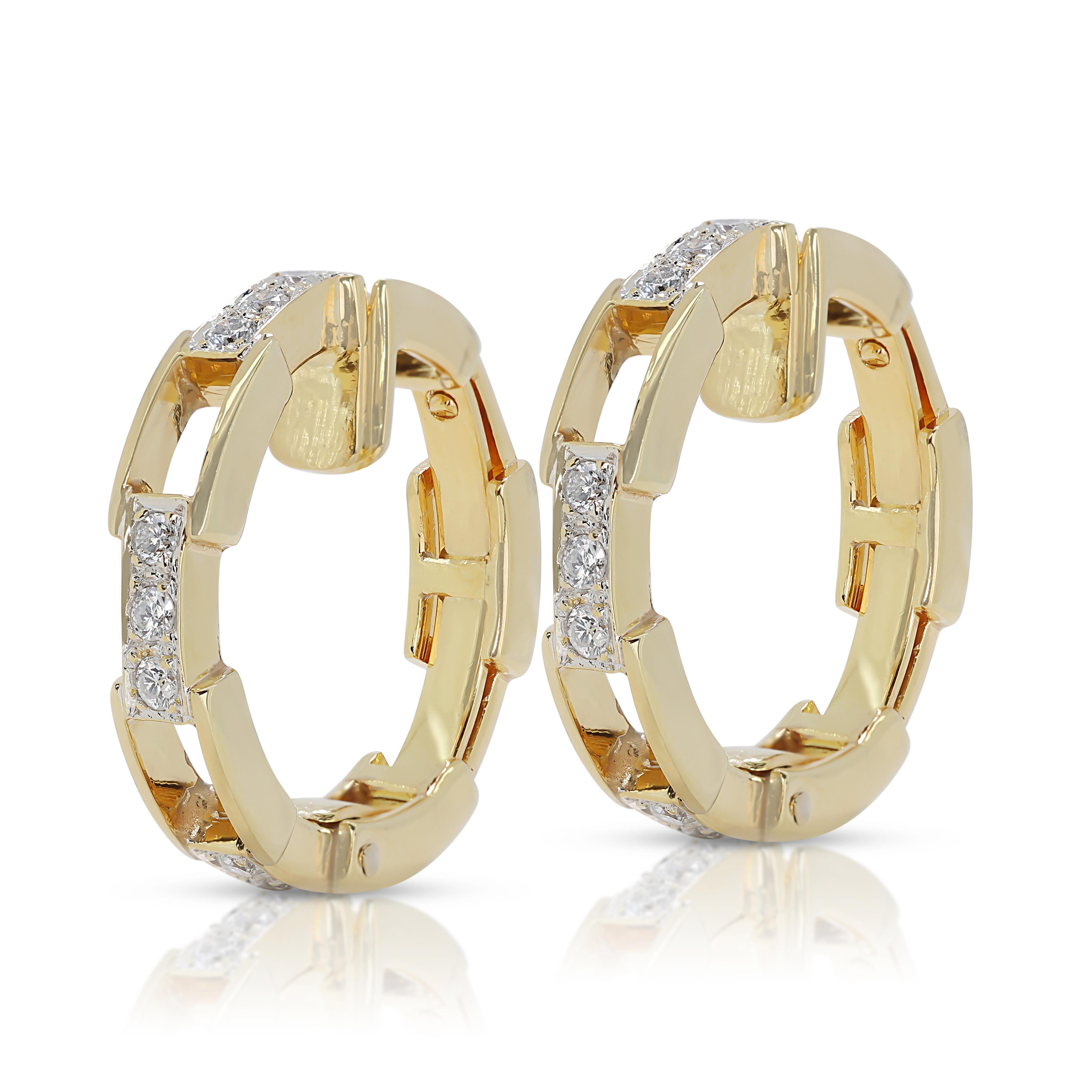 Round Cut Captivating 0.30ct Diamonds Earrings in 14K Yellow Gold For Sale