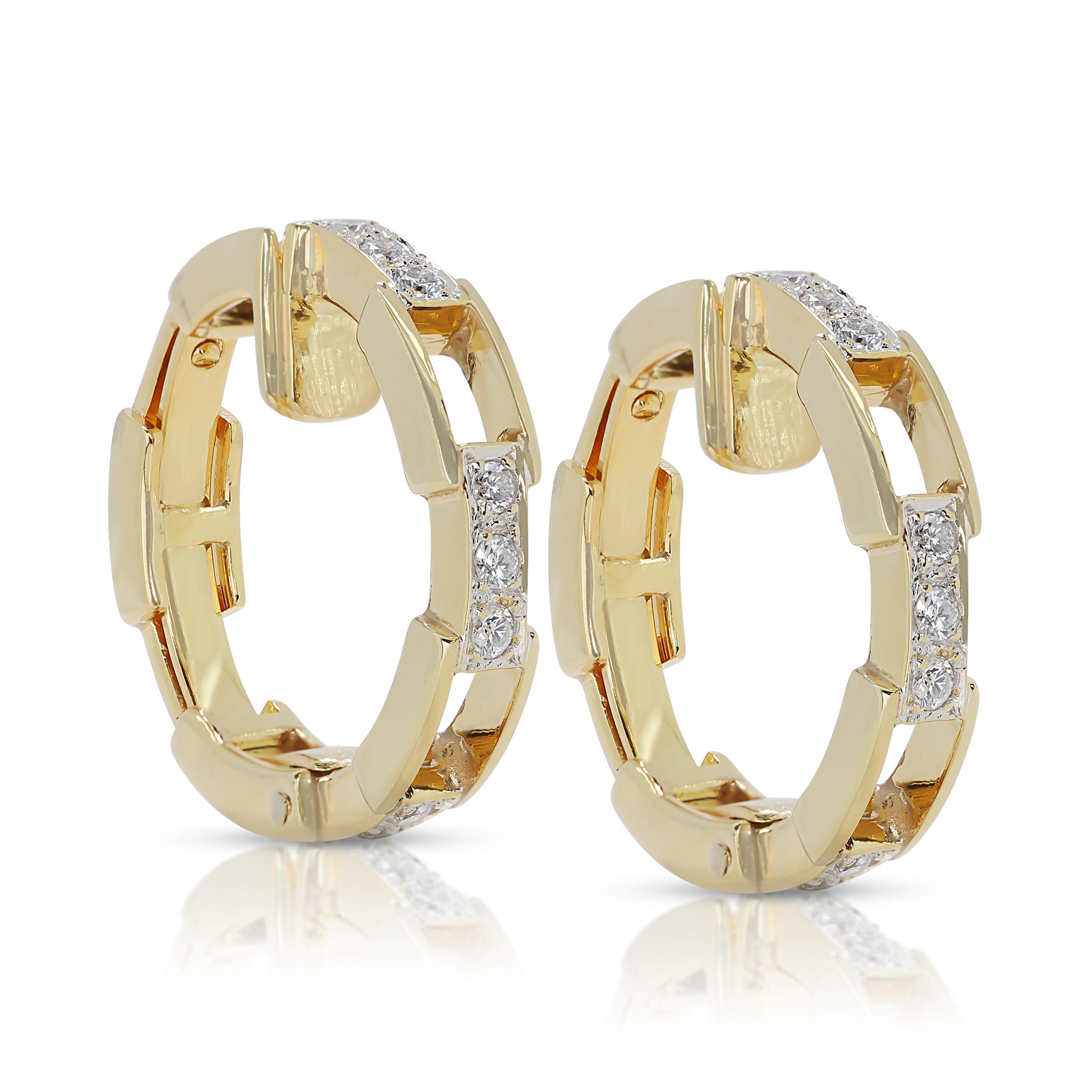 Captivating 0.30ct Diamonds Earrings in 14K Yellow Gold In Excellent Condition For Sale In רמת גן, IL