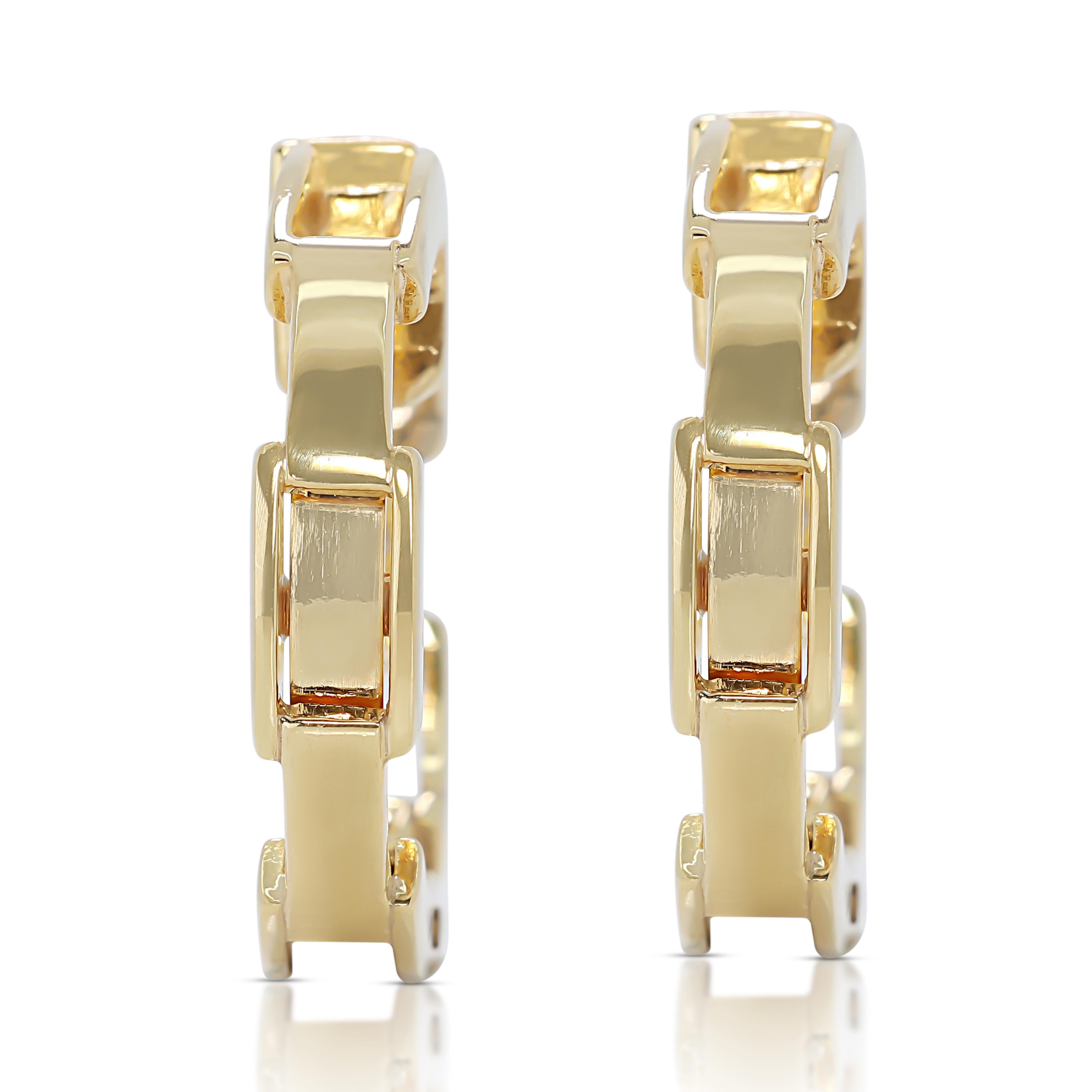 Women's Captivating 0.30ct Diamonds Earrings in 14K Yellow Gold For Sale