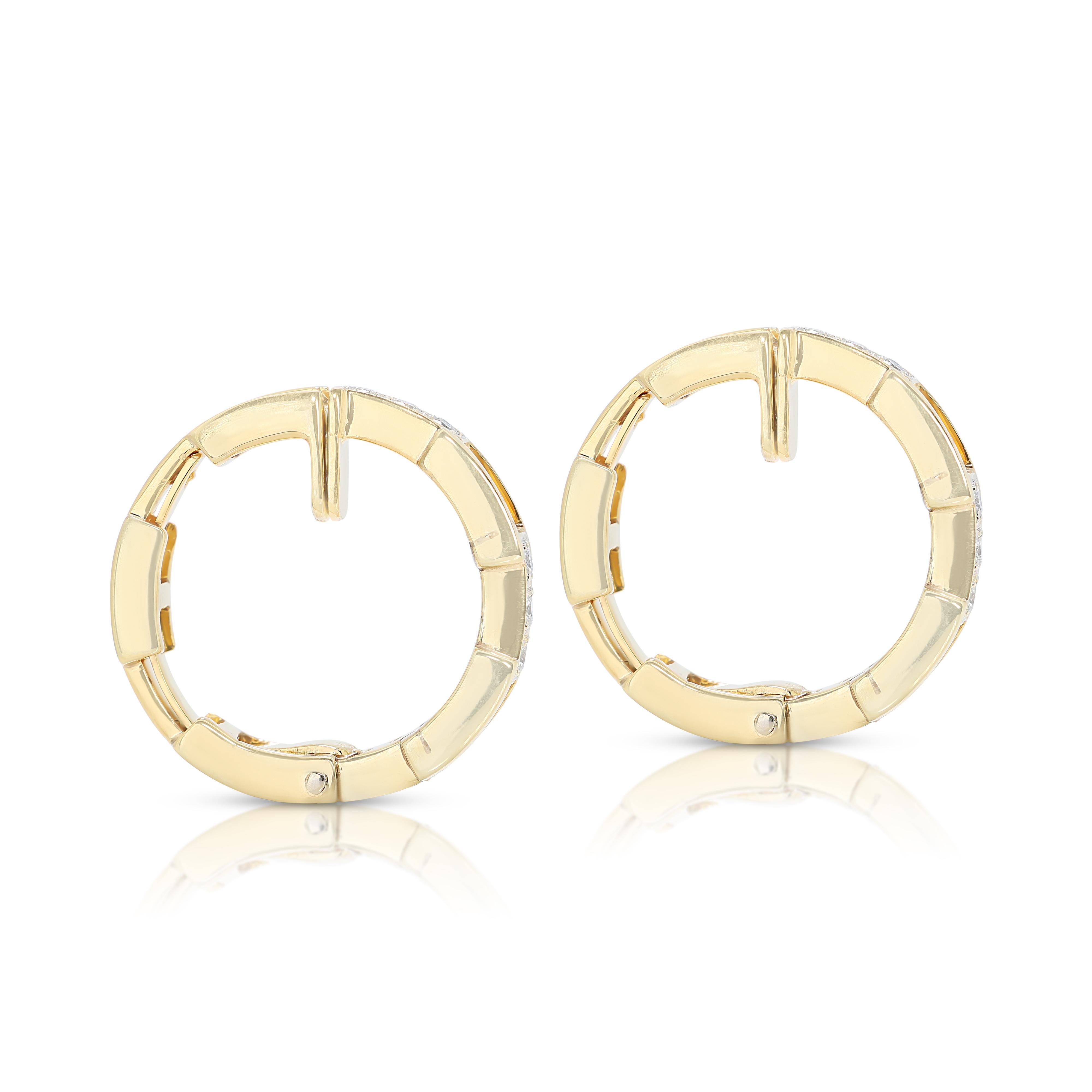 Captivating 0.30ct Diamonds Hoop Earrings in 14K Yellow Gold For Sale 1