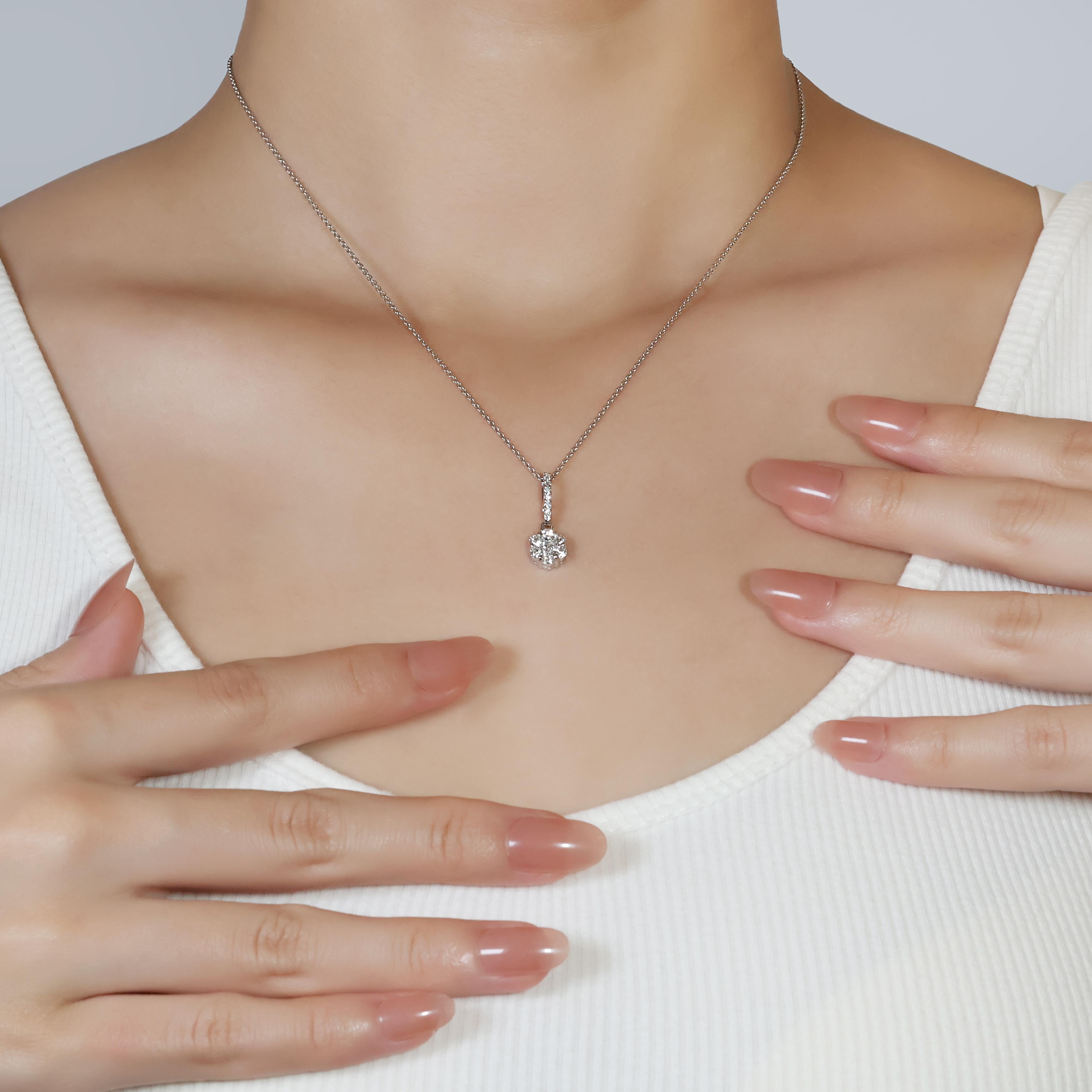 Captivant pendentif en or blanc 18 carats avec diamants de 0,415 carat (chaîne non incluse) en vente 3