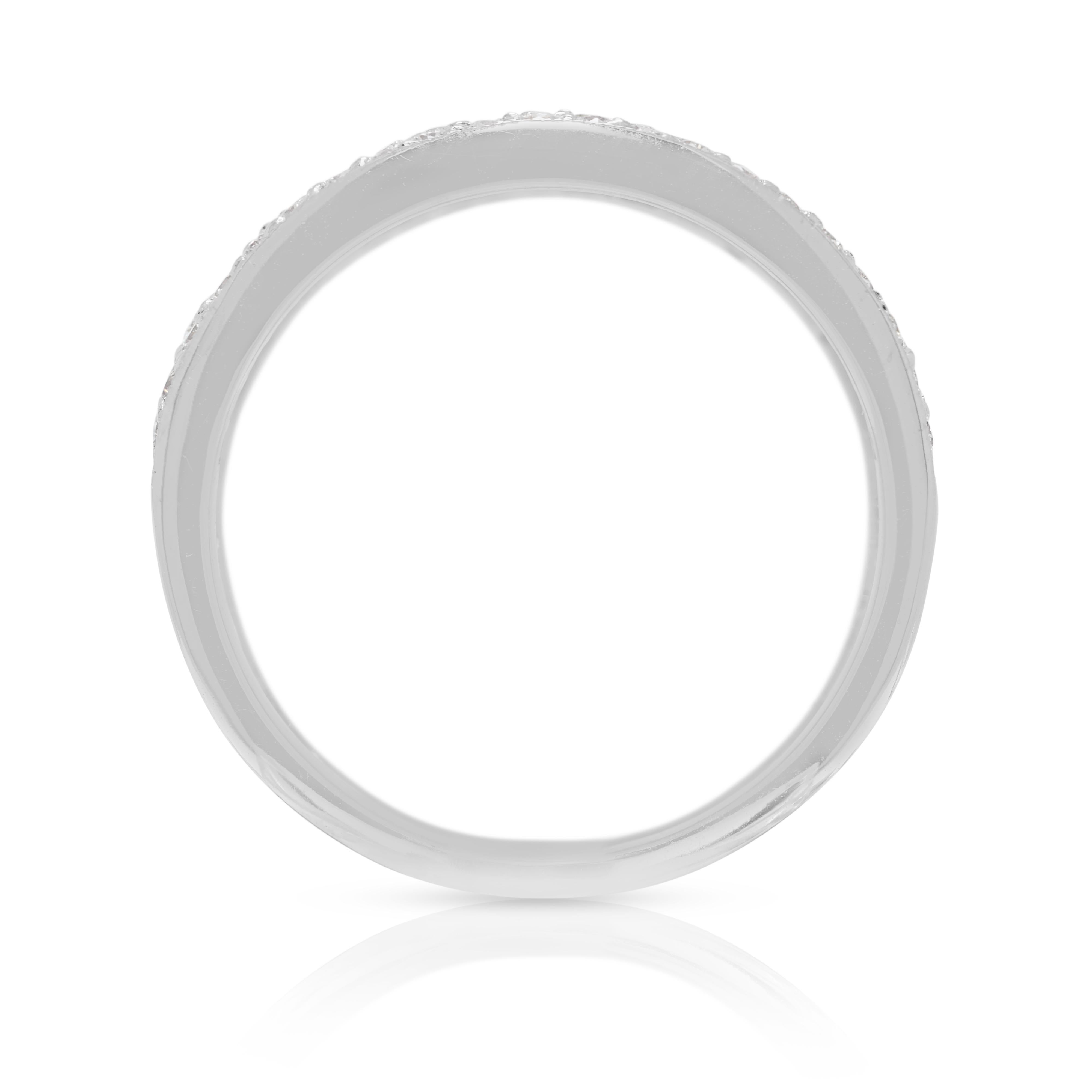 Cautivador Anillo de Oro Blanco de 18 quilates con Diamantes Naturales de 0,43 quilates en venta 2