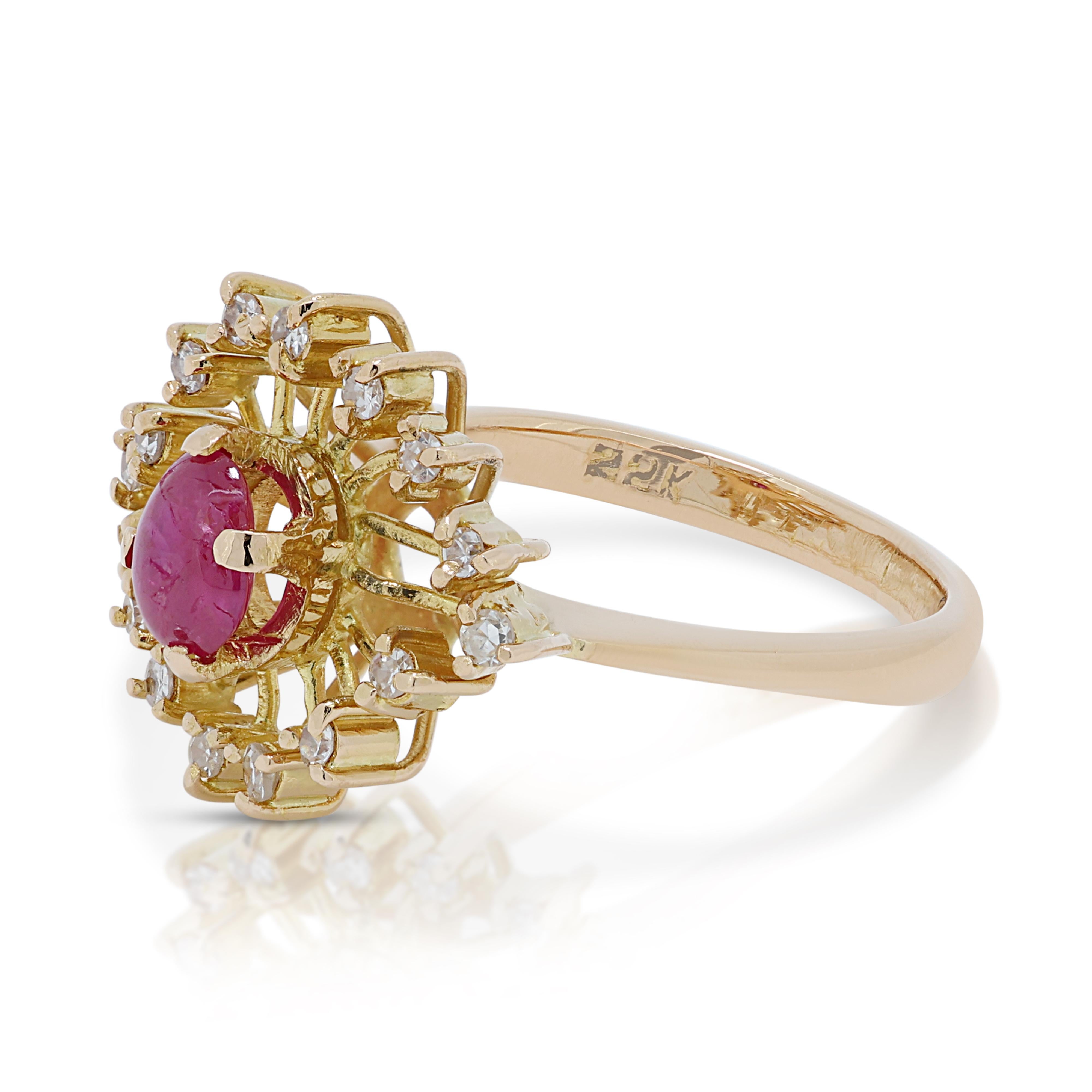 Captivating 0.45ct Tourmaline Cluster Ring in 22K Yellow Gold with Diamonds In Excellent Condition For Sale In רמת גן, IL