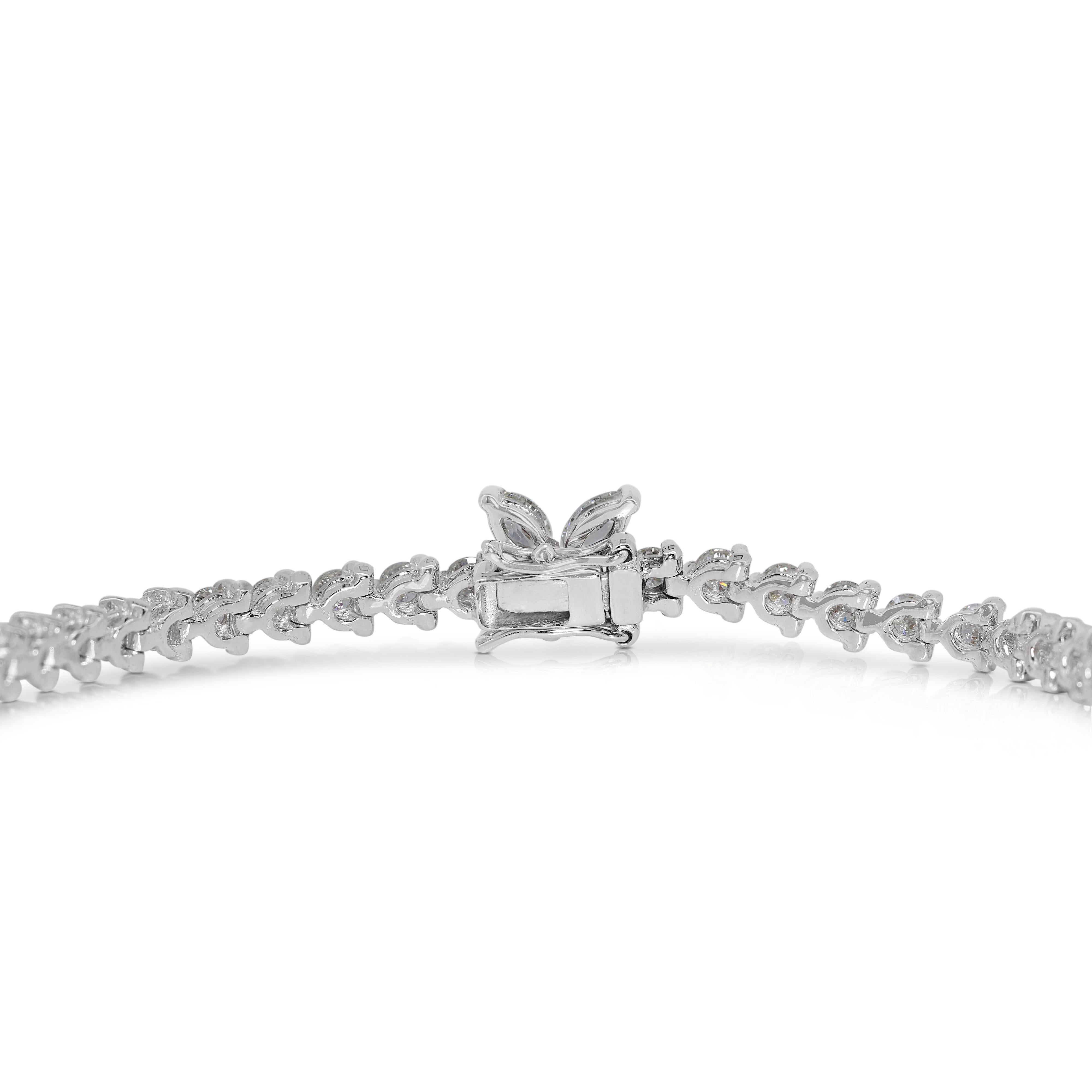 Women's Captivating 0.48 carat Natural Diamond Bracelet in 18k White Gold For Sale