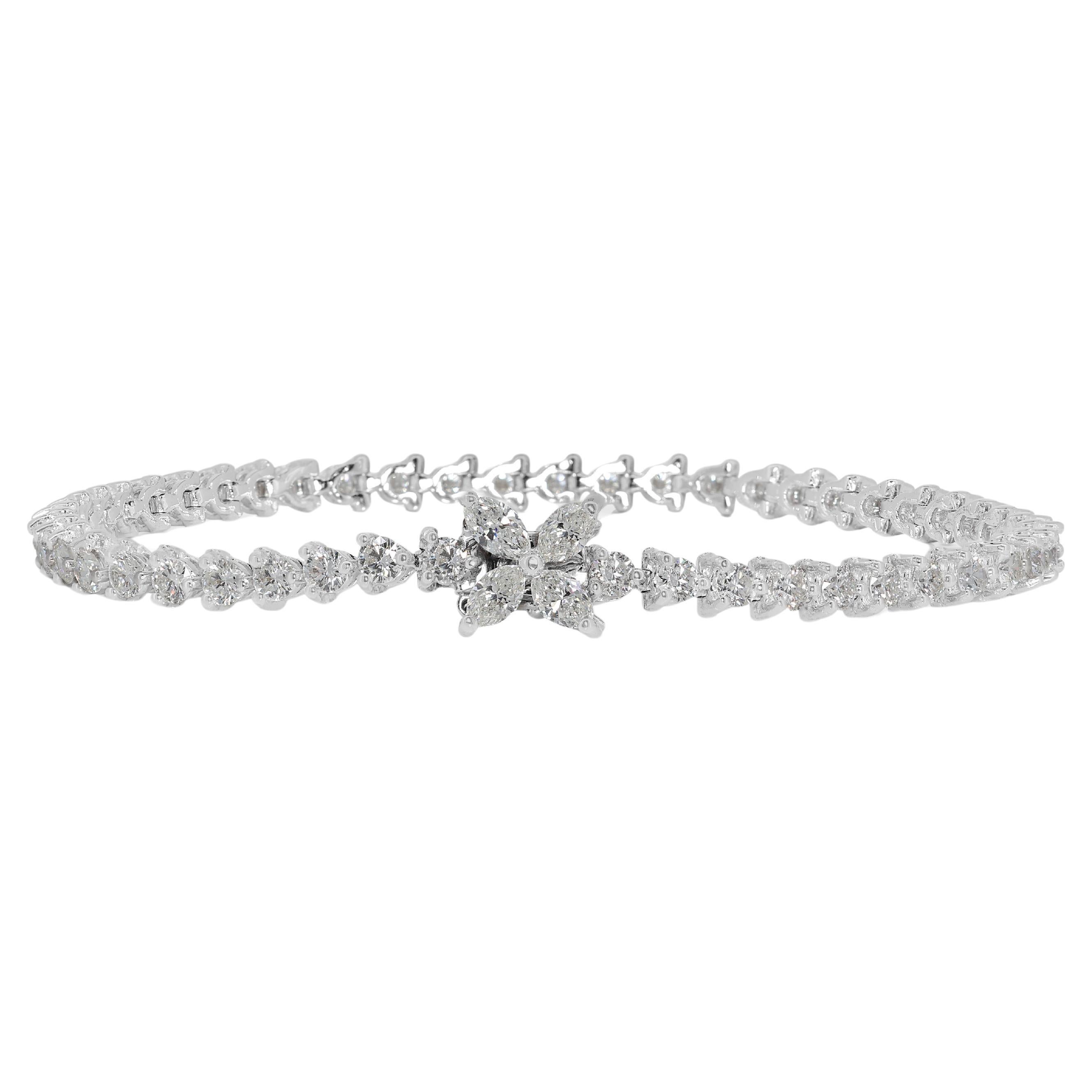 Captivating 0.48 carat Natural Diamond Bracelet in 18k White Gold For Sale