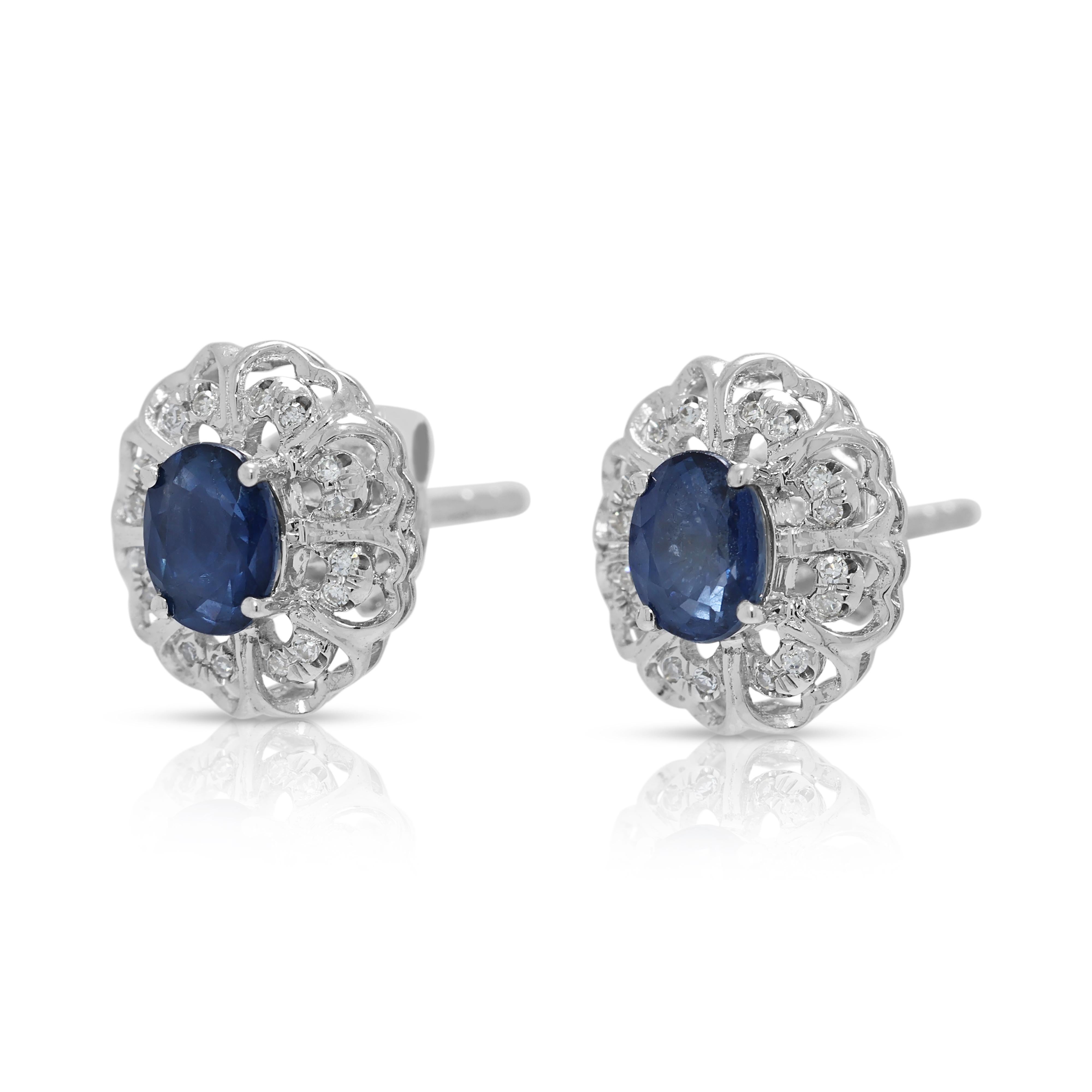 Taglio ovale Accattivanti orecchini con zaffiro e diamante naturale da 0,48 carati in oro bianco 18 carati in vendita