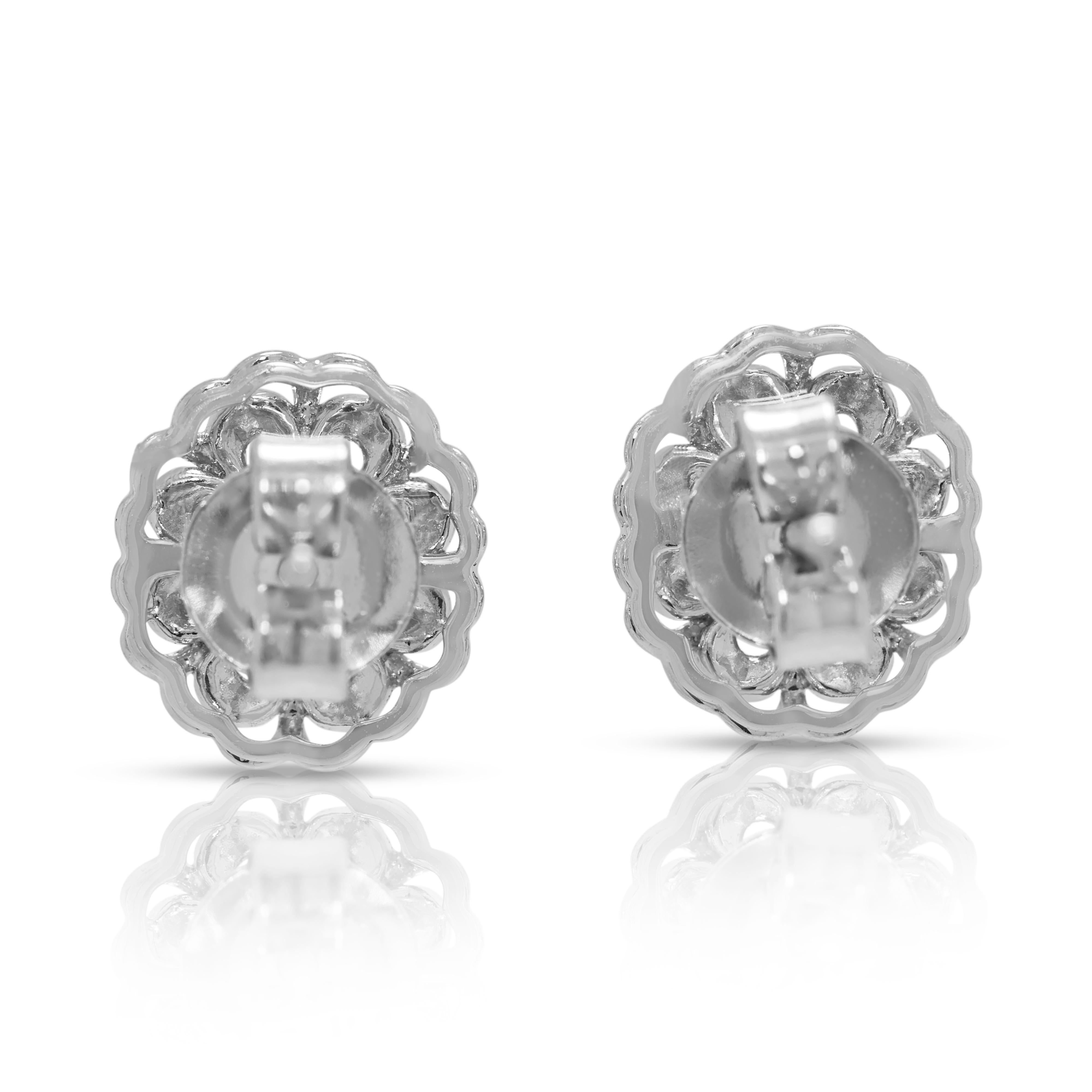 Accattivanti orecchini con zaffiro e diamante naturale da 0,48 carati in oro bianco 18 carati in vendita 1