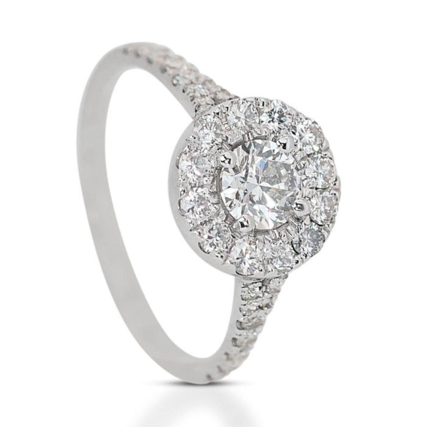 Captivating 0.50ct Round Brilliant Diamond Ring in 18K White Gold For Sale 2
