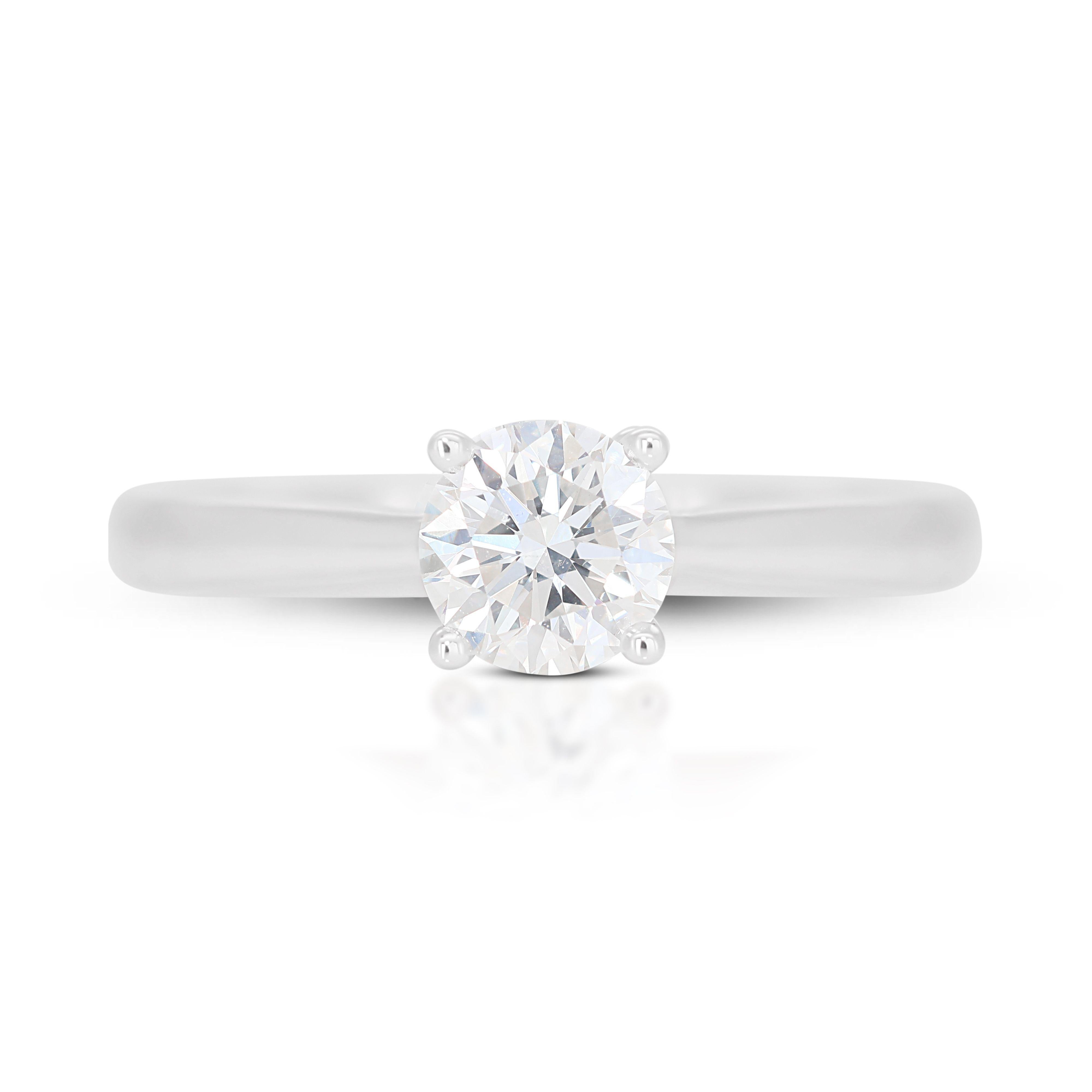 Round Cut Captivating 0.55ct Diamond Solitaire Ring in 18K White Gold For Sale