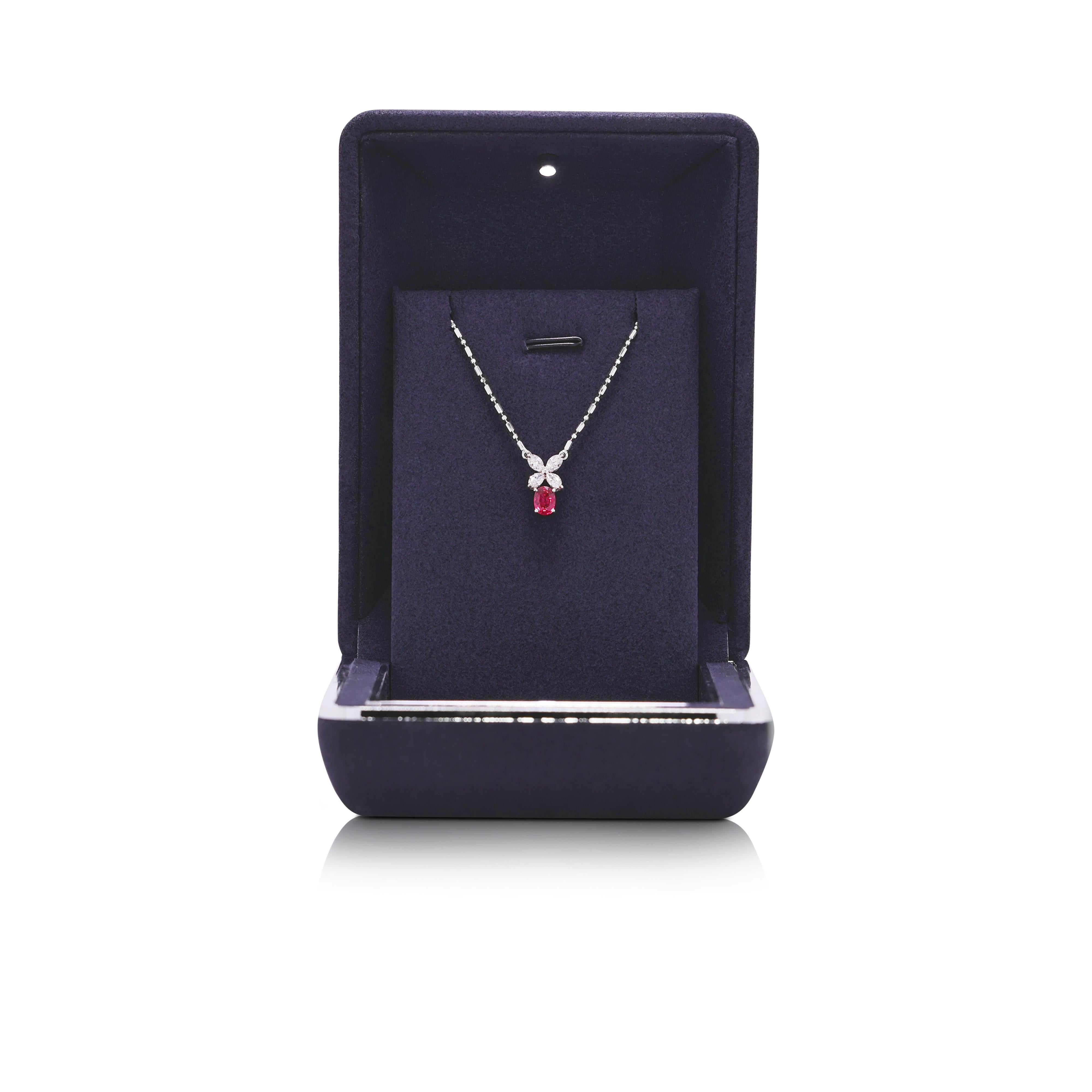 Captivating 0.63ct Ruby & Natural Diamond 18K White Gold Necklace For Sale 2
