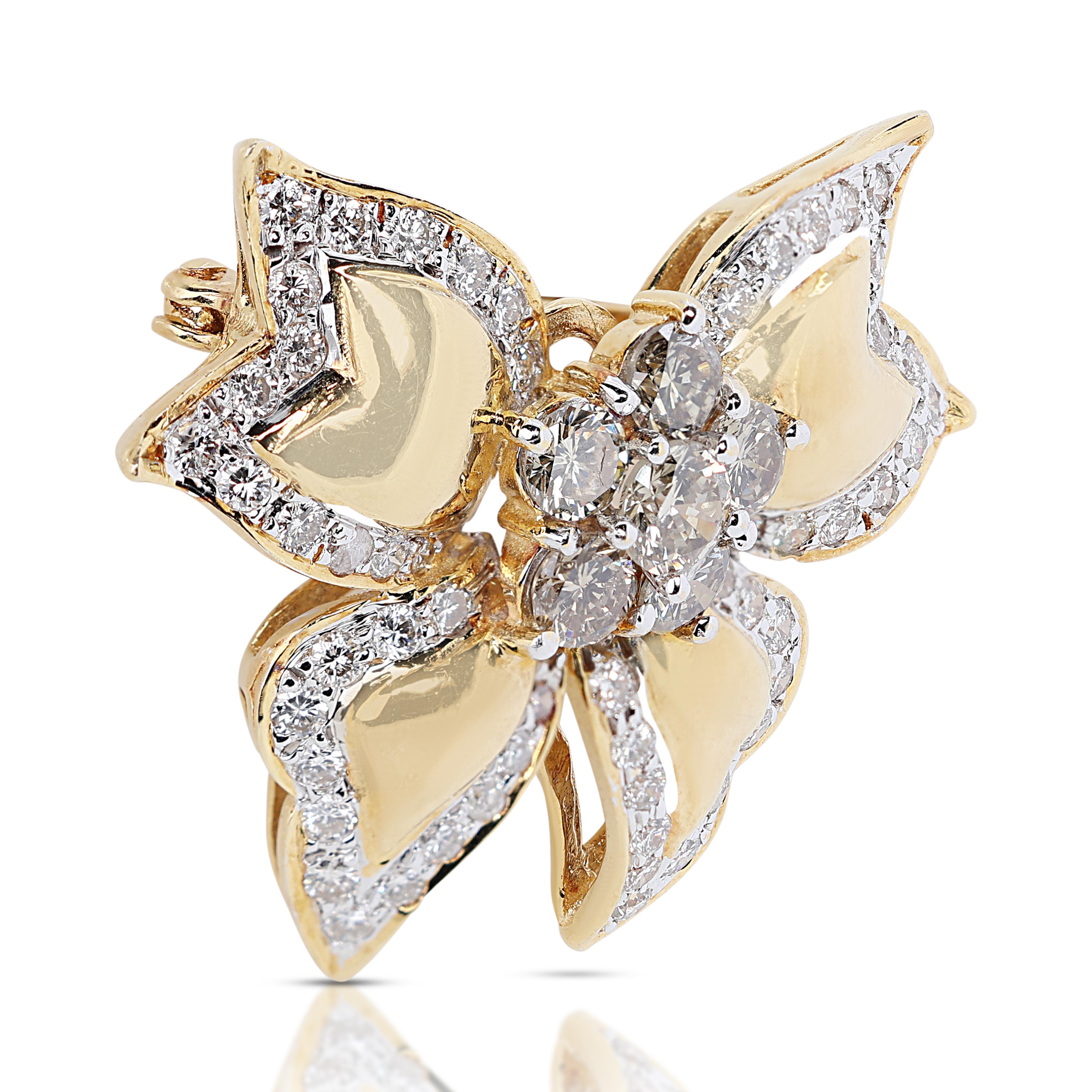 Round Cut Captivating 0.75ct Diamonds Brooch in 18K Yellow Gold For Sale