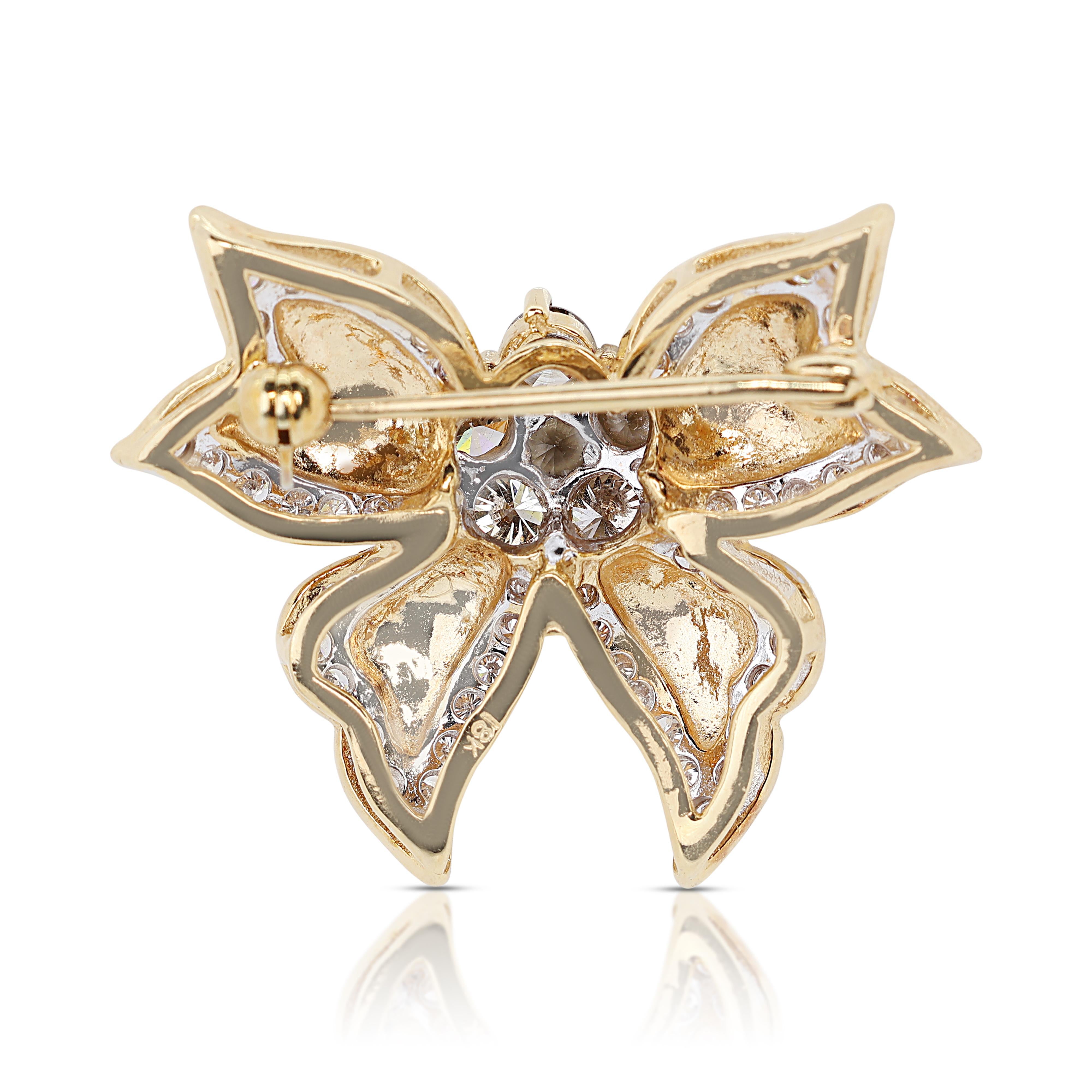 Captivating 0.75ct Diamonds Brooch in 18K Yellow Gold For Sale 1