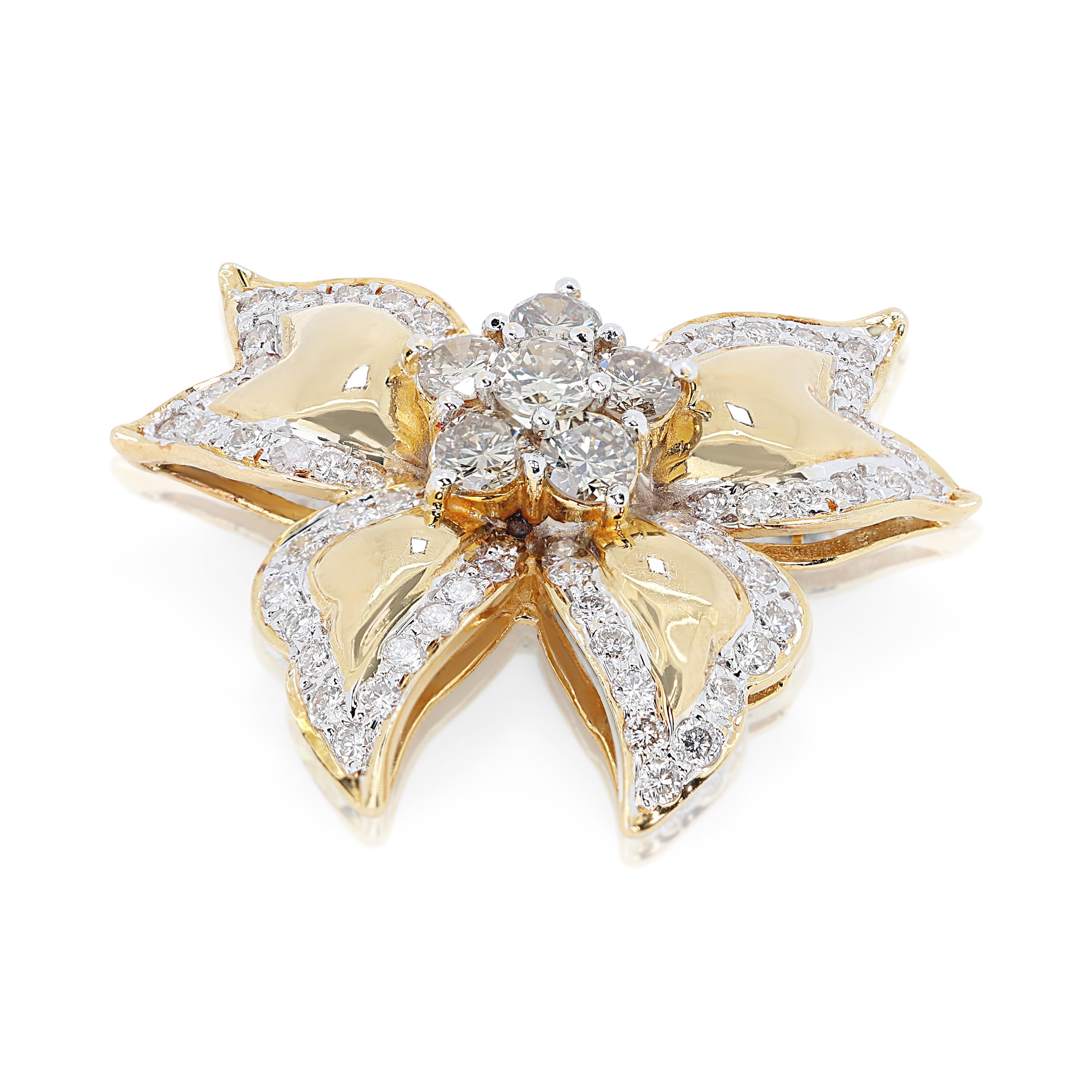 Captivating 0.75ct Diamonds Brooch in 18K Yellow Gold For Sale 2