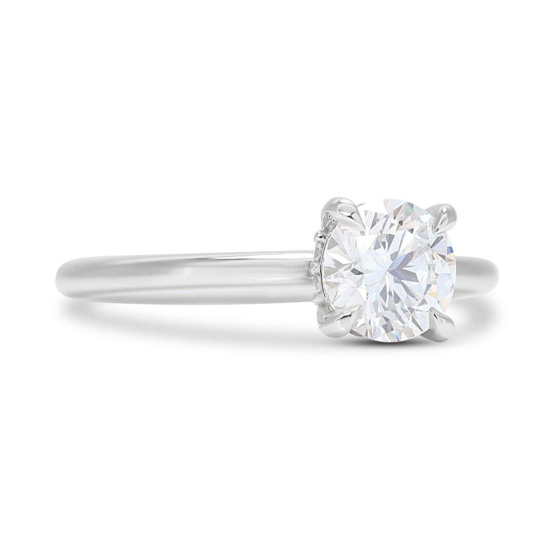 Round Cut Captivating 0.75ct Solitaire Diamond Platinum Ring For Sale