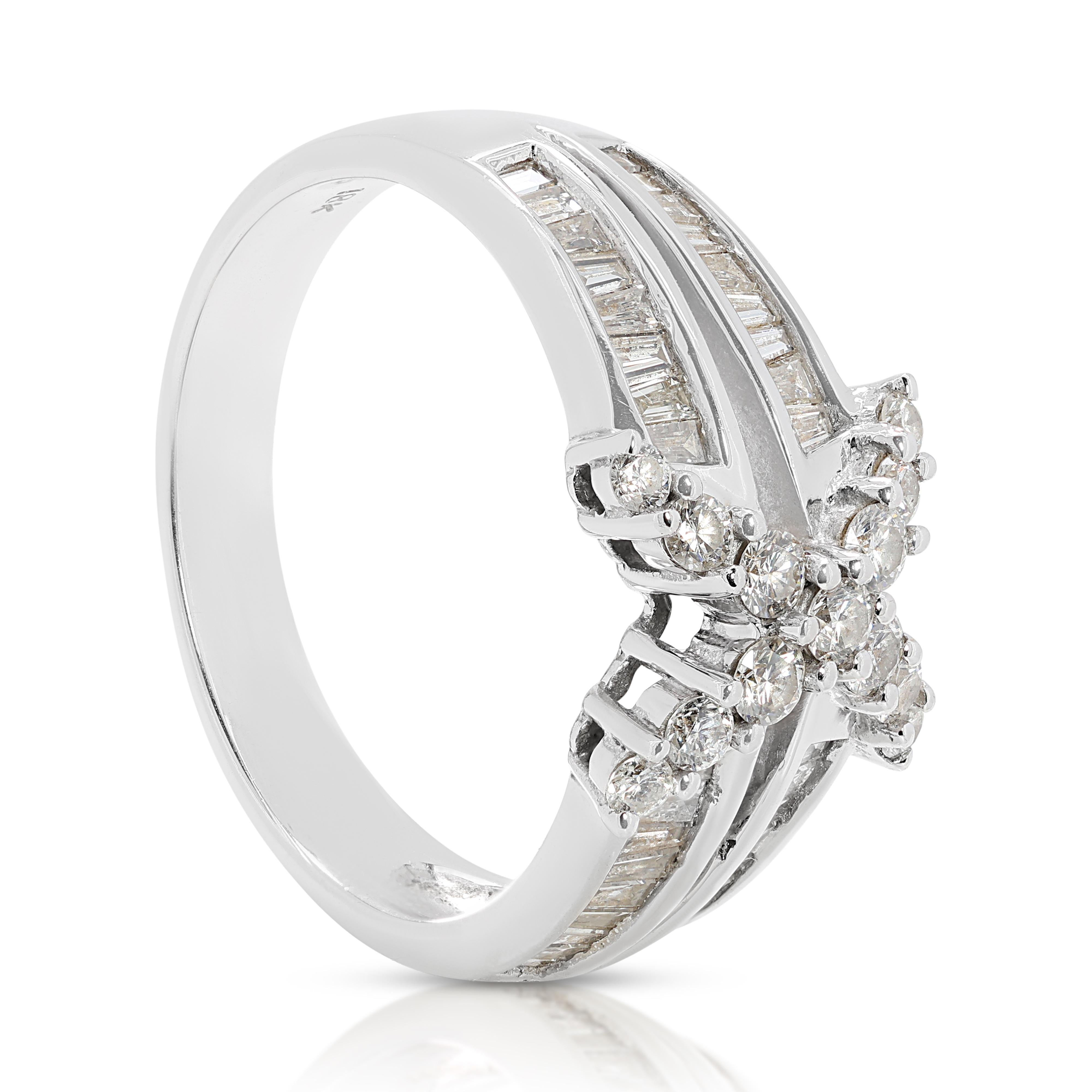 Bezaubernder 0,79 Karat natürlicher Diamantring aus 18 Karat Weißgold mit Diamanten (Rundschliff) im Angebot