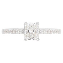 Captivant bague avec diamant de 0,79 carat