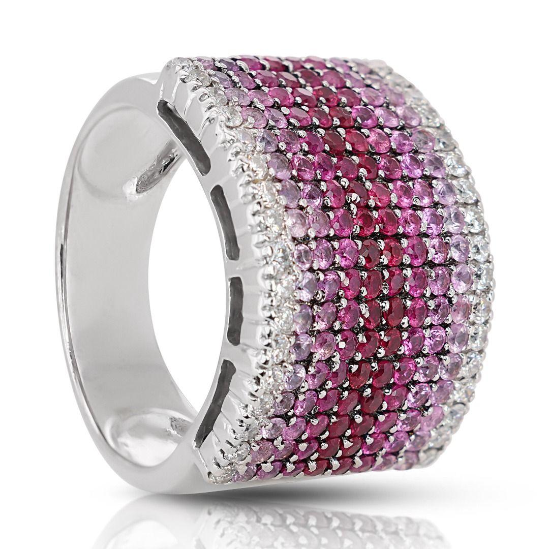 Captivating 0.85ct Pink Sapphire and Diamond Cluster Ring in 18K White Gold In New Condition In רמ�ת גן, IL