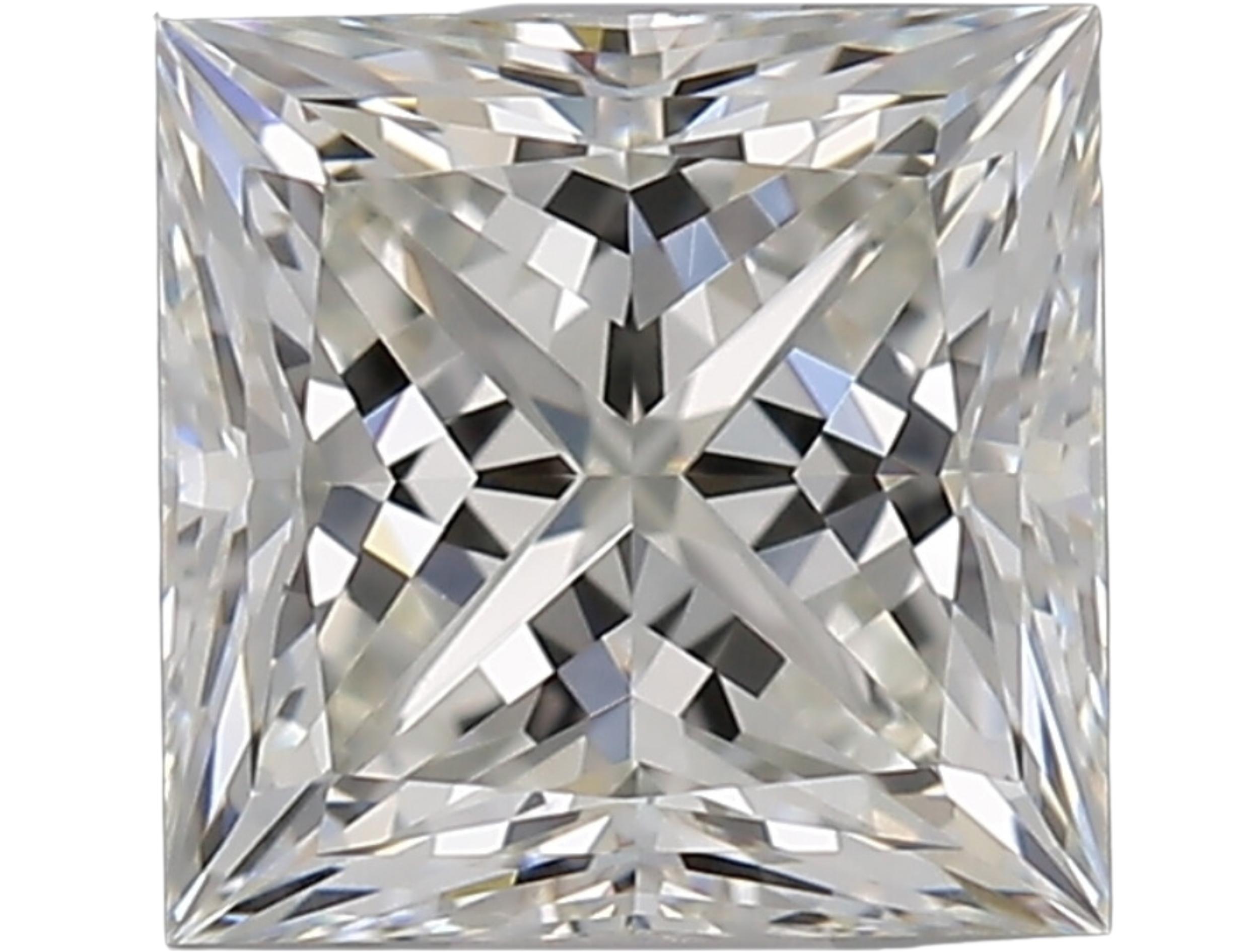 Captivating 0.90 carat Square Cut Brilliant Diamond In New Condition For Sale In רמת גן, IL